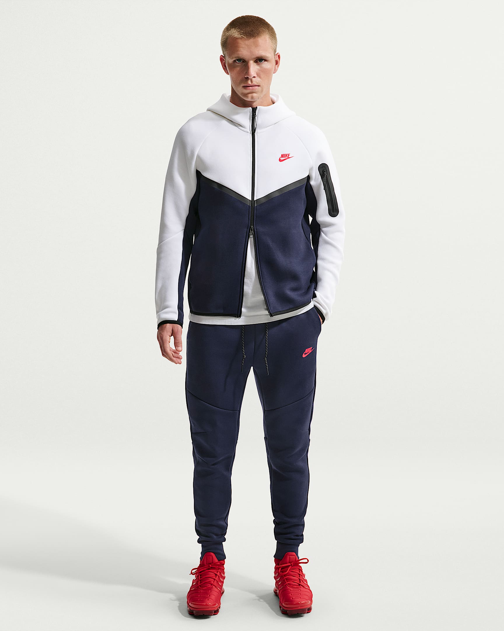 Nike Tech Fleece Erkek Jogger'ı - Obsidian/Speed Red