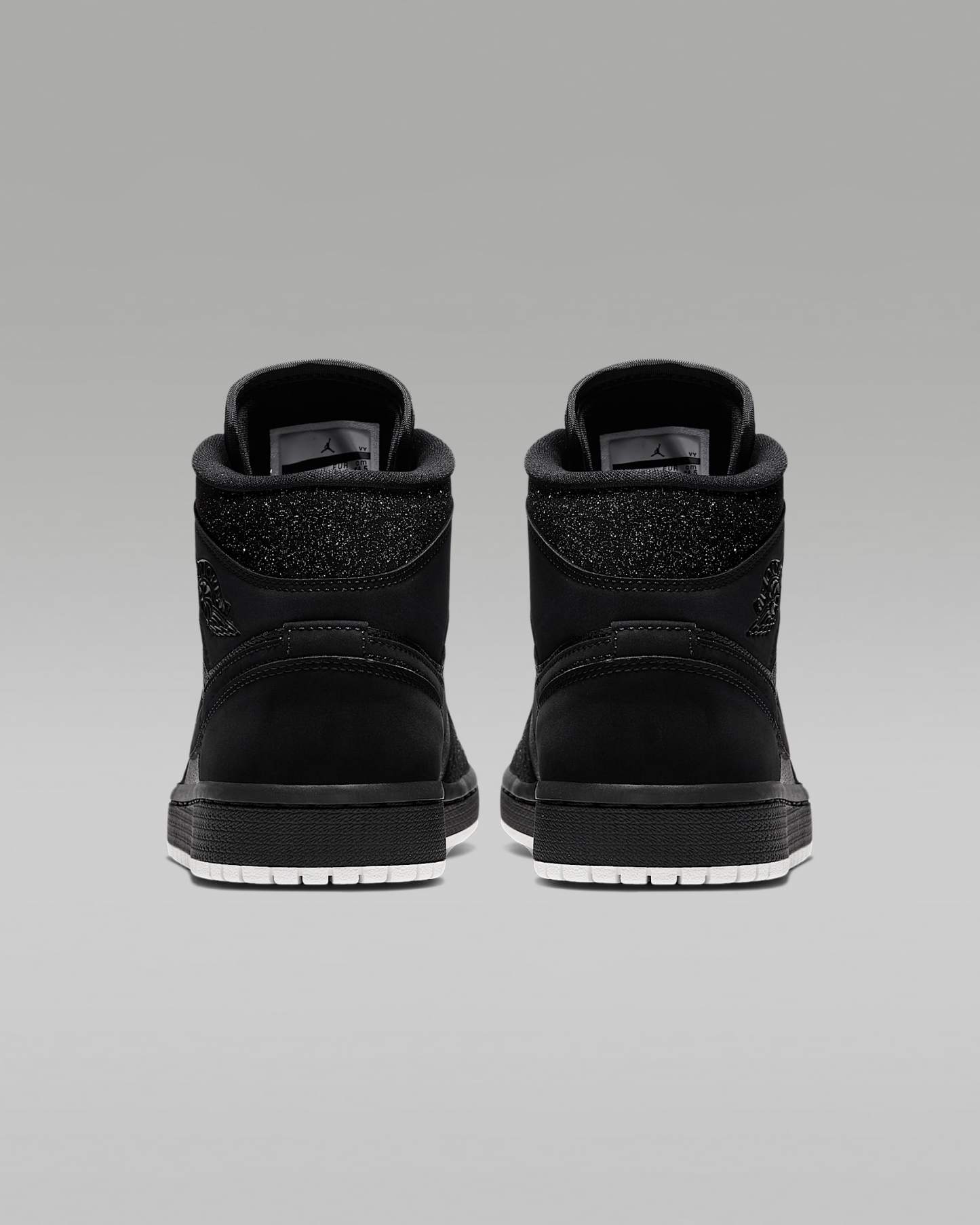 Air Jordan 1 Mid Kadın Ayakkabısı - Siyah/Beyaz/Phantom