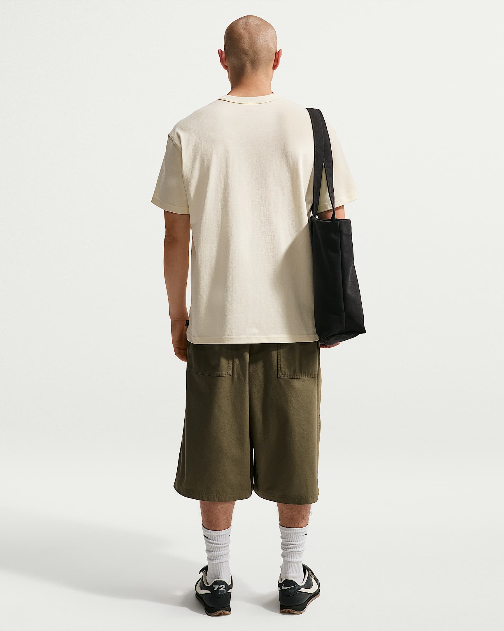 Nike Sportswear Premium Essentials Erkek Tişörtü - Coconut Milk