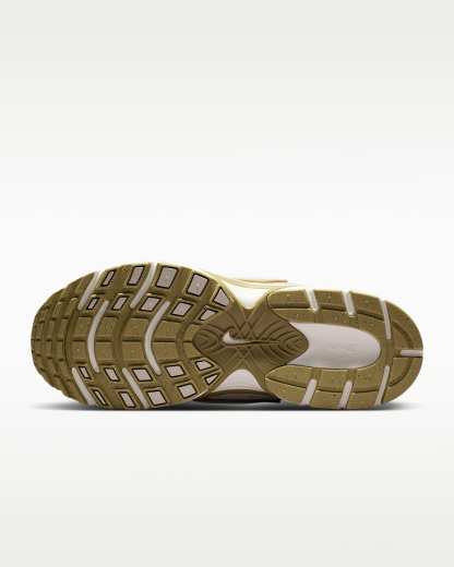 Nike V5 RNR Yansıtıcı Tasarım Vurgulu Kadın Ayakkabısı - Sail/Parachute Beige/Light Orewood Brown/Sail