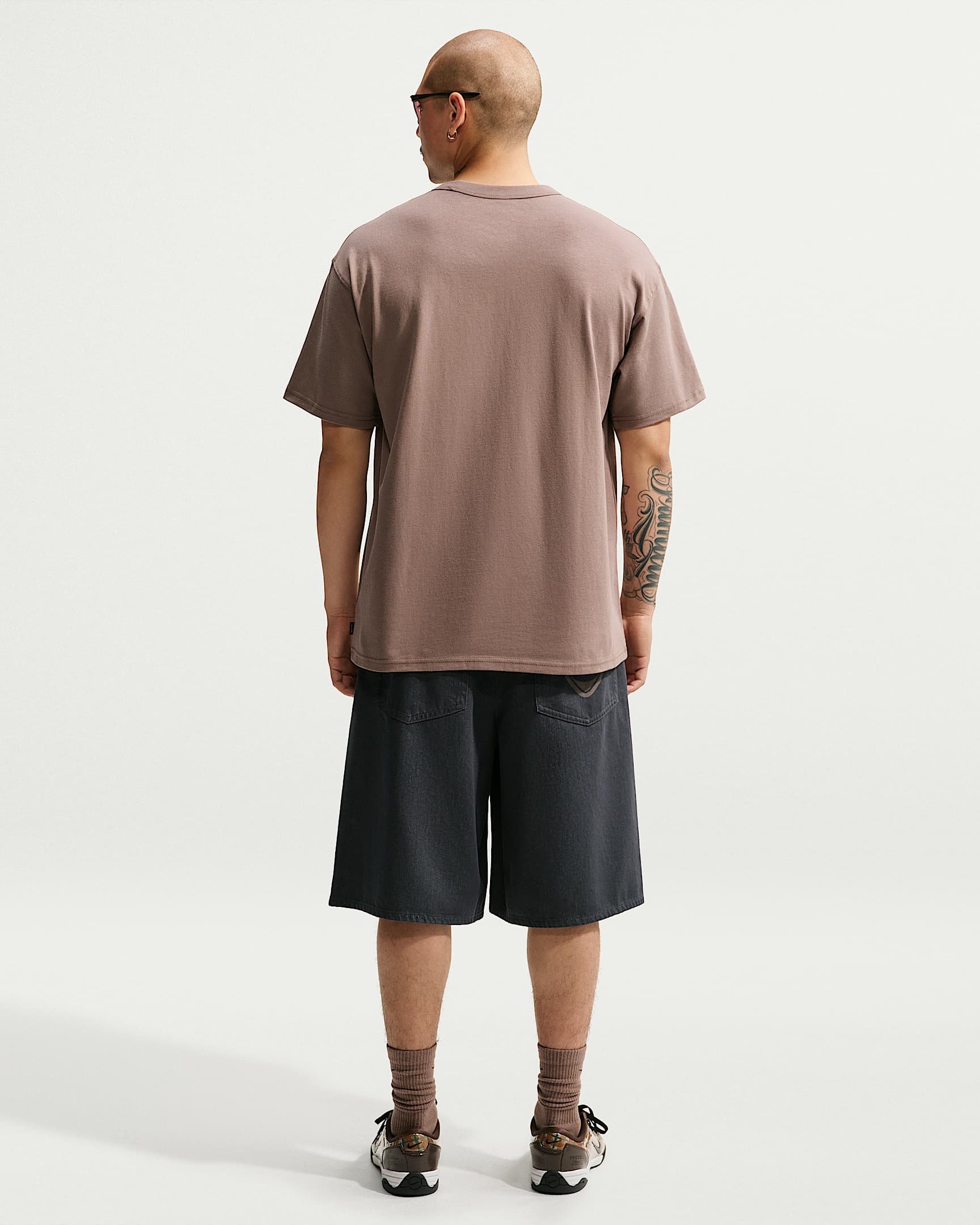 Nike Sportswear Premium Essentials Erkek Tişörtü - Mink Brown