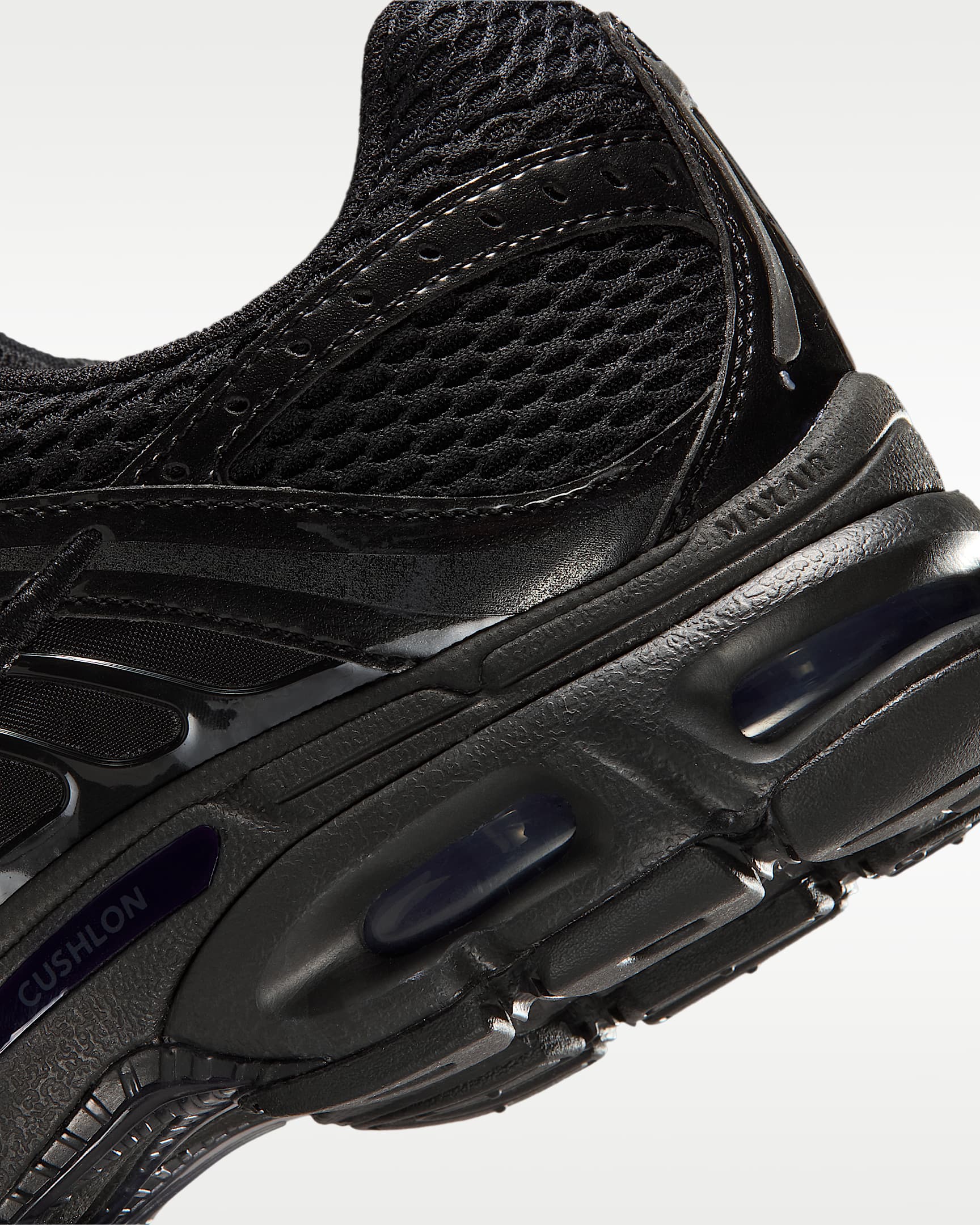 Yansıtıcı Vurgulara Sahip Nike Air Max Moto 2K Kadın Ayakkabısı - Siyah/Iron Grey/Metallic Silver/Siyah