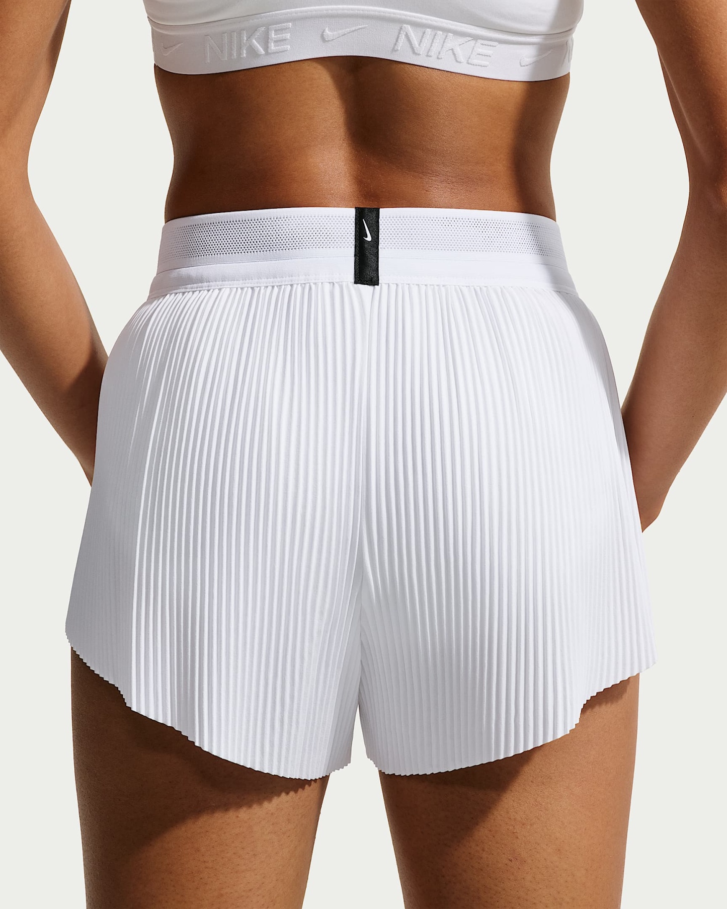 Nike AeroSwift Dri-FIT ADV Normal Belli 8 cm Slip Astarlı Kadın Koşu Şortu - Beyaz/Siyah