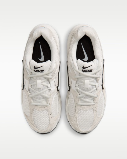 Nike V5 RNR Suede Kadın Ayakkabısı - Summit White/Photon Dust/Summit White
