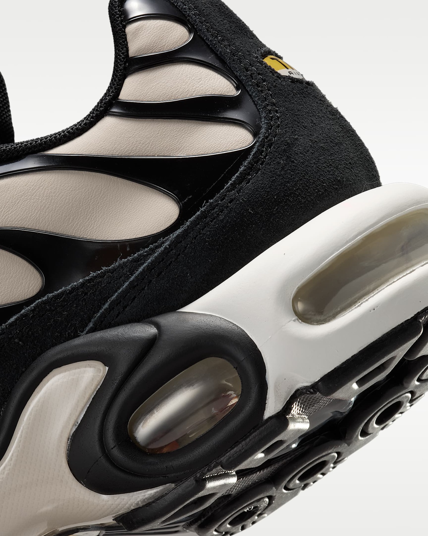 Nike Air Max Plus Kadın Ayakkabısı - Cream II/Summit White/Siyah