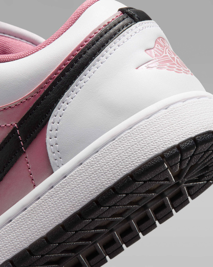 Air Jordan 1 Low SE Kadın Ayakkabısı - Beyaz/Siyah/Desert Berry
