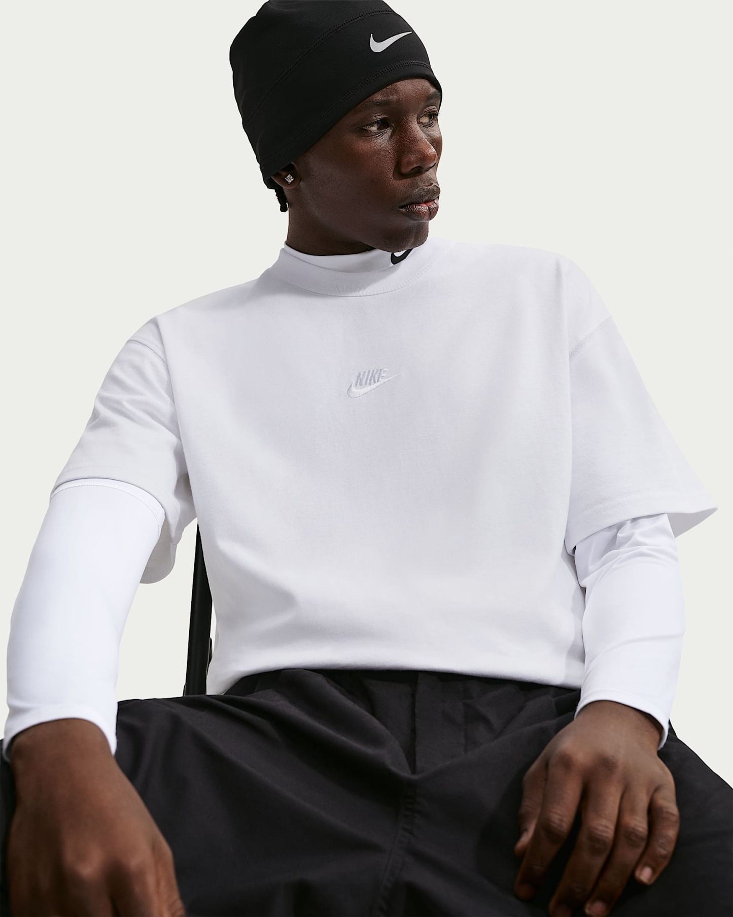Nike Sportswear Premium Essentials Erkek Tişörtü - Beyaz