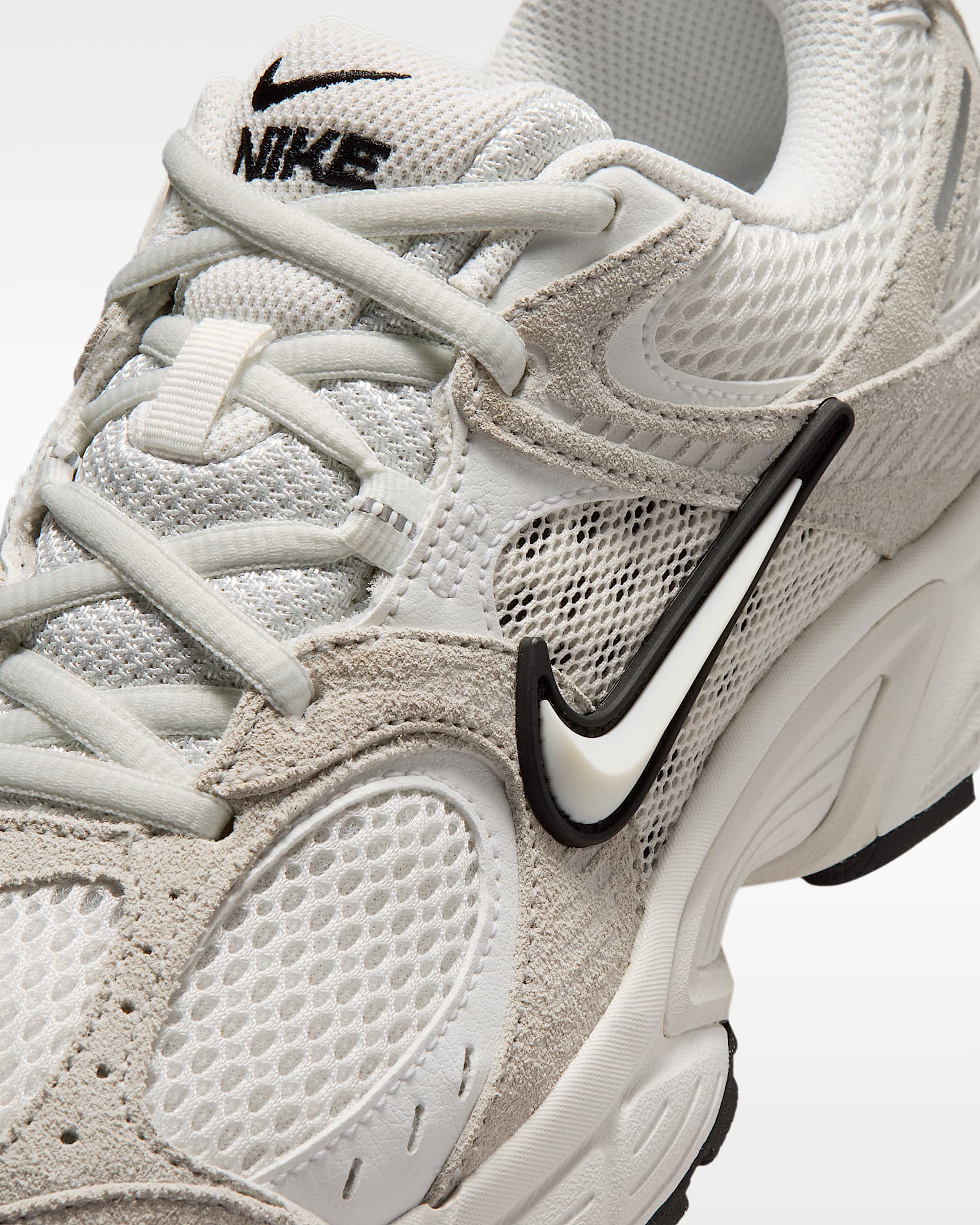 Nike V5 RNR Suede Kadın Ayakkabısı - Summit White/Photon Dust/Summit White
