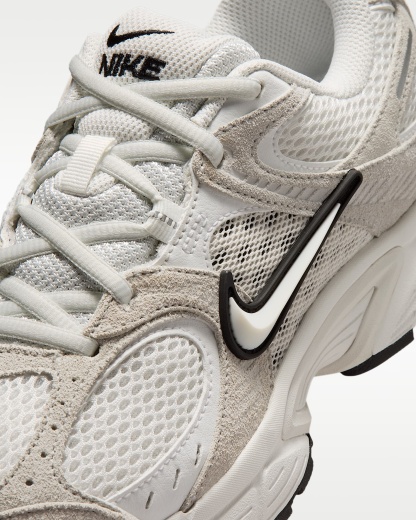 Nike V5 RNR Suede Kadın Ayakkabısı - Summit White/Photon Dust/Summit White