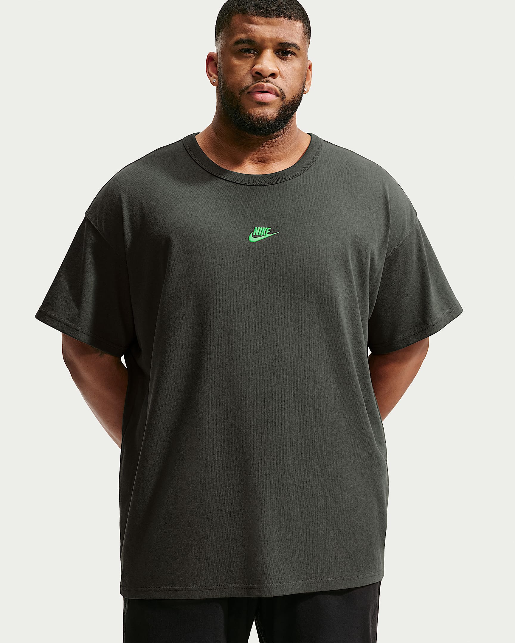 Nike Sportswear Premium Essentials Erkek Tişörtü - Newsprint
