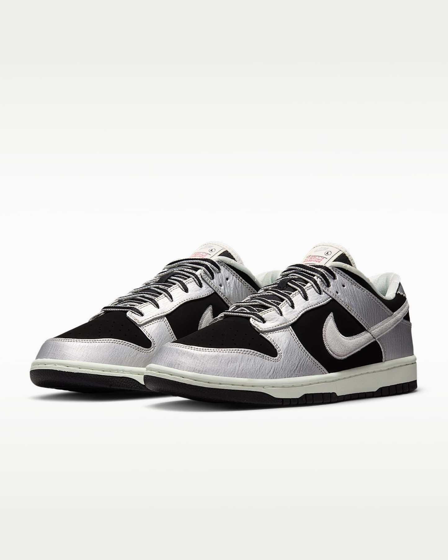 Nike Dunk Low Retro Erkek Ayakkabısı - Metallic Silver/Siyah/Sail/Metallic Silver