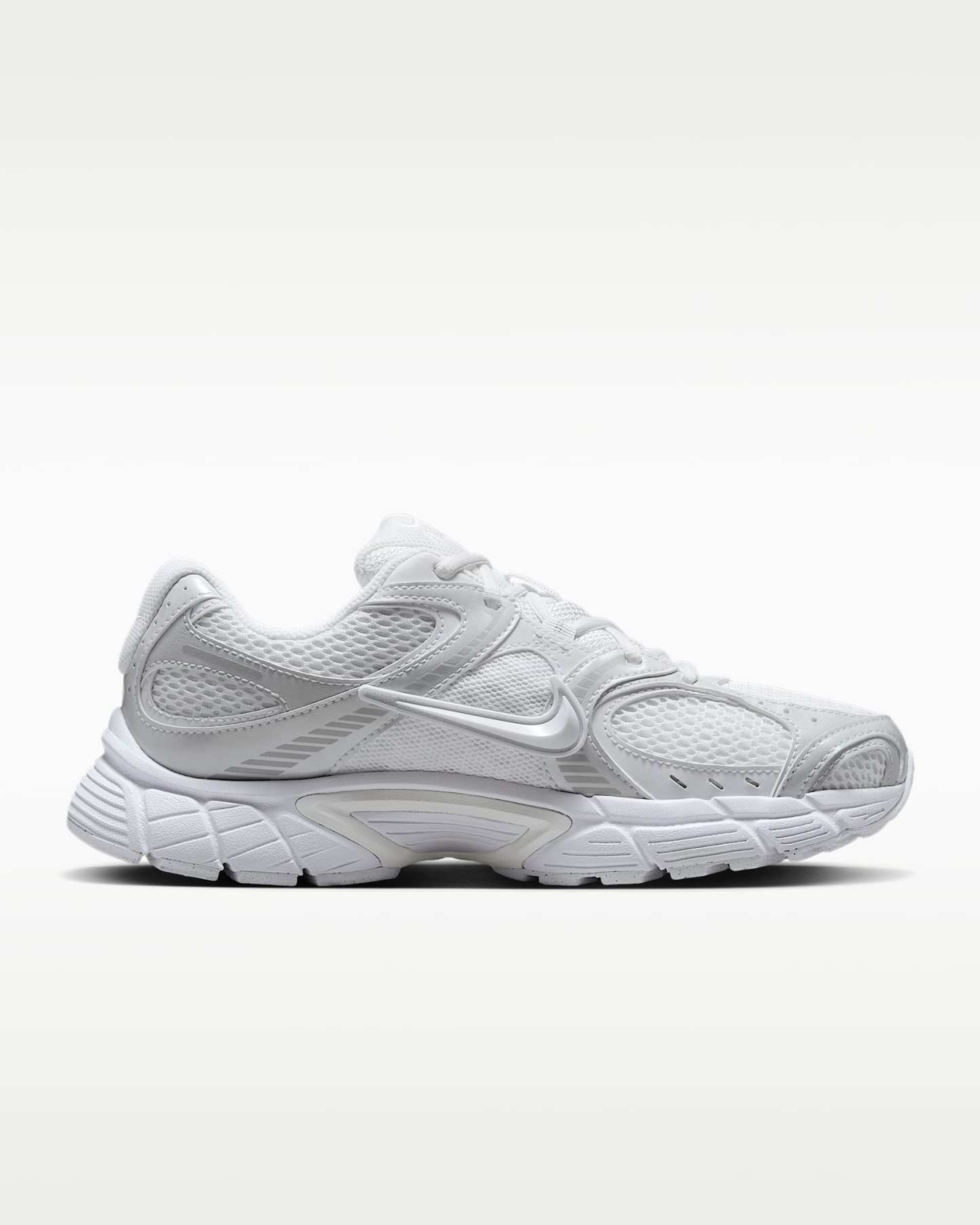 Nike V5 RNR Yansıtıcı Tasarım Vurgulu Kadın Ayakkabısı - Beyaz/Siyah/Metallic Silver/Beyaz