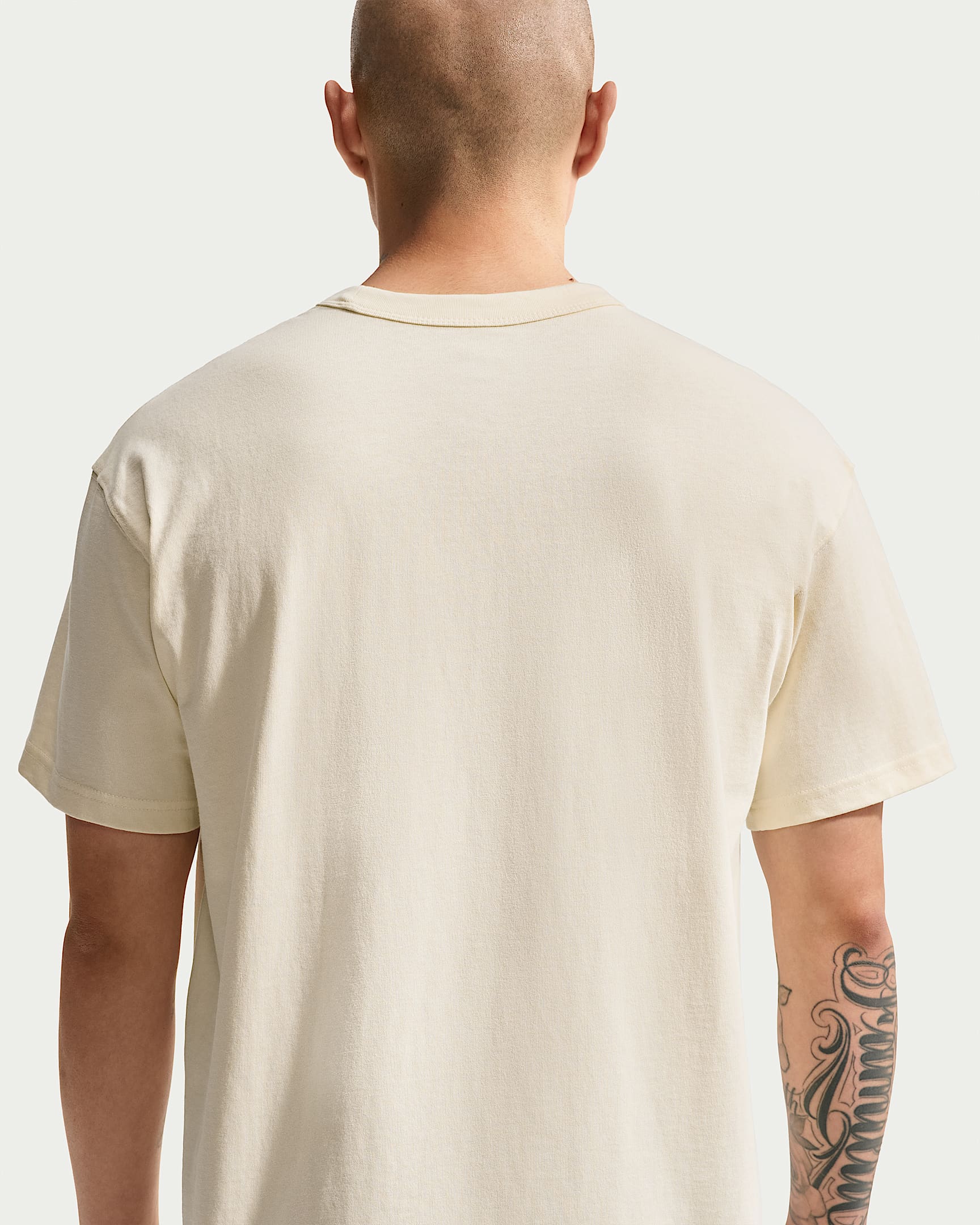 Nike Sportswear Premium Essentials Erkek Tişörtü - Coconut Milk