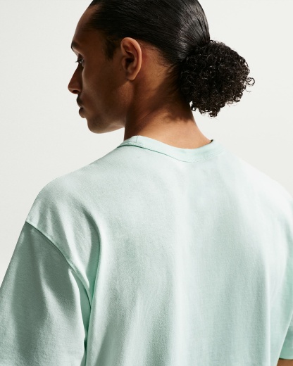 Nike Sportswear Premium Essentials Erkek Tişörtü - Barely Green