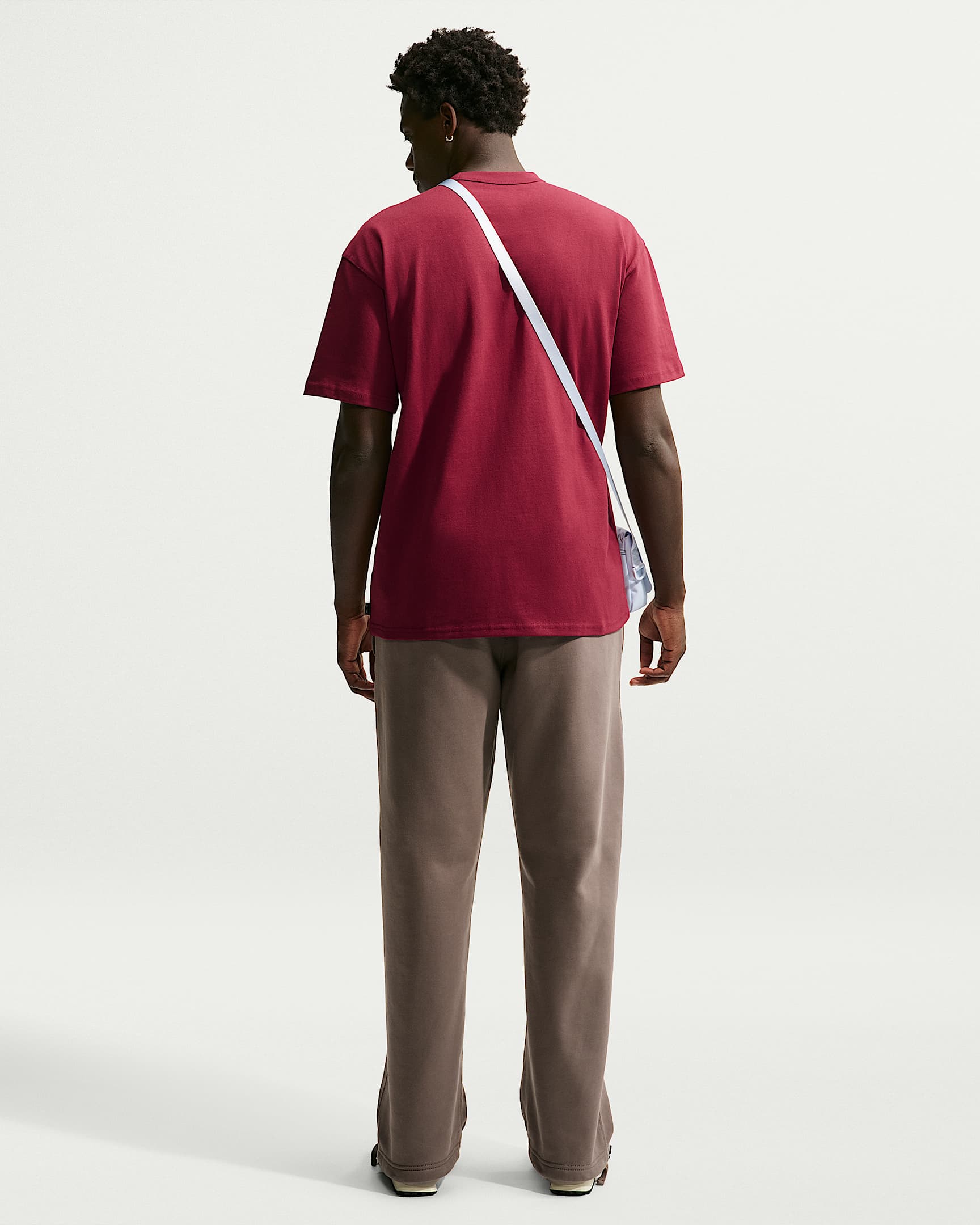 Nike Sportswear Premium Essentials Erkek Tişörtü - Team Red
