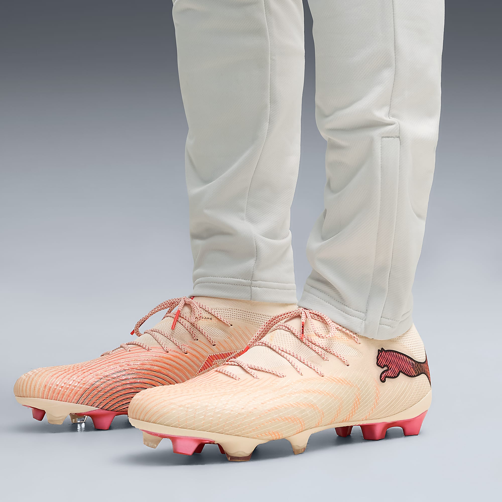 FUTURE 9 ULTIMATE FG UNISEX Krampon - Sugared Almond-PUMA White-Ultra Red-PUMA Black - 109121_01 - Görsel 2