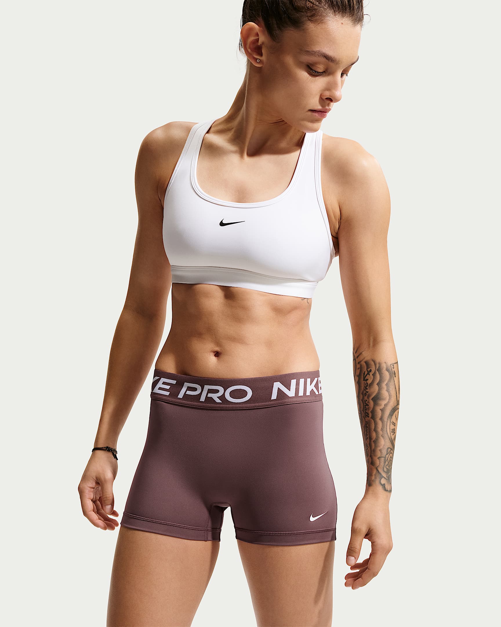 Nike Pro Normal Belli 8 cm Kadın Bisiklet Şortu - Tattoo/Beyaz