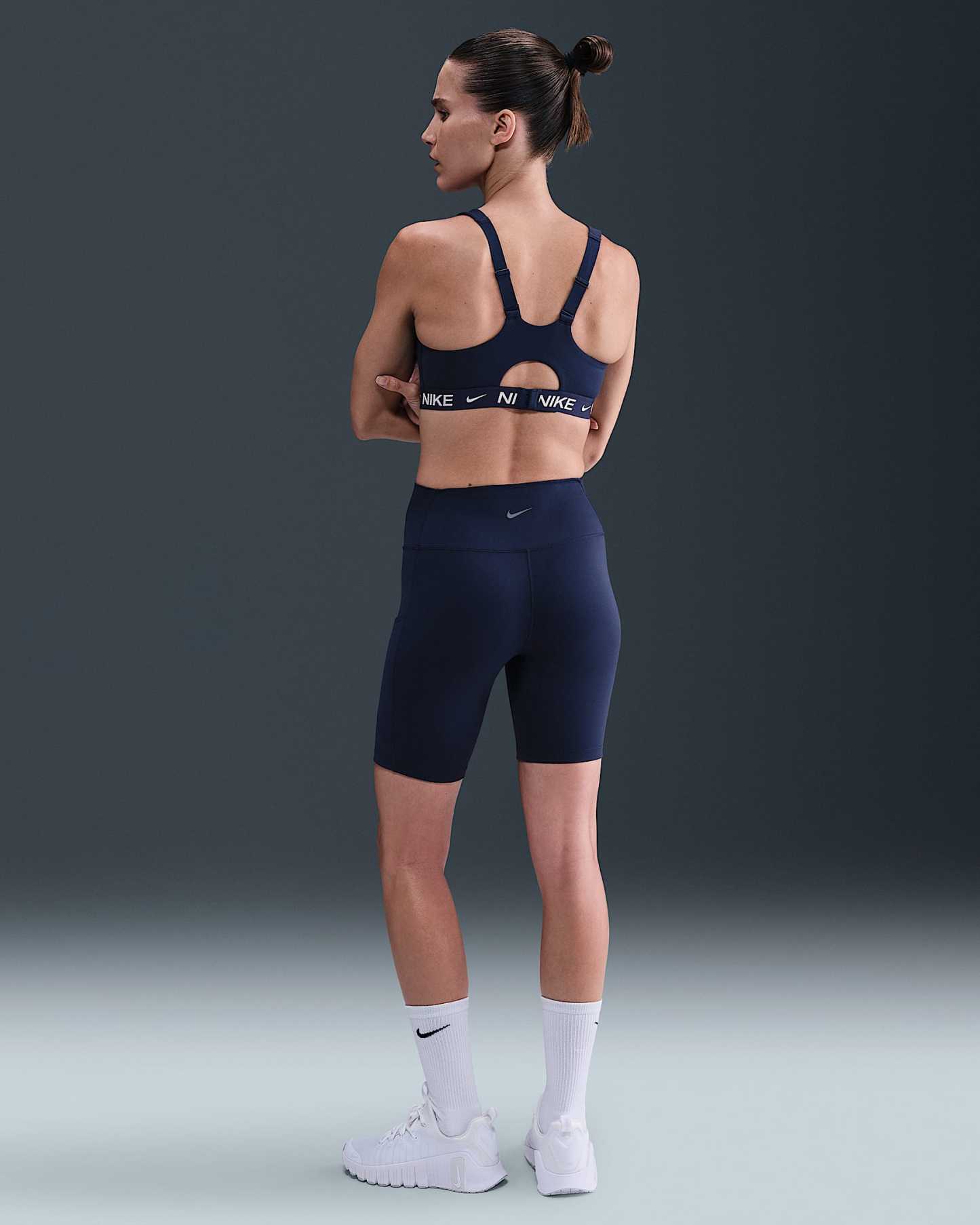 Nike Indy Yüksek Destekli Pedli Ayarlanabilir Kadın Spor Sütyeni - Midnight Navy