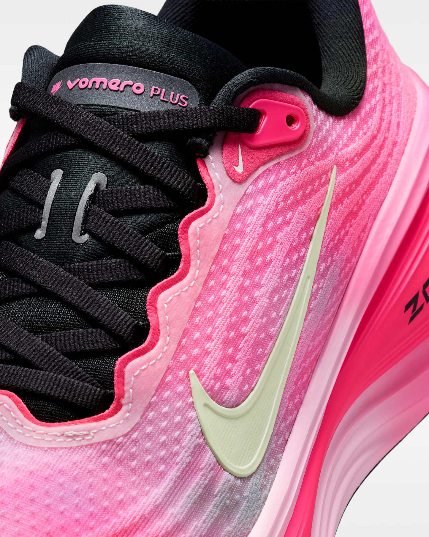 Nike Vomero Plus Kadın Yol Koşu Ayakkabısı - Pearl Pink/Pink Glow/Hyper Pink/Summit White