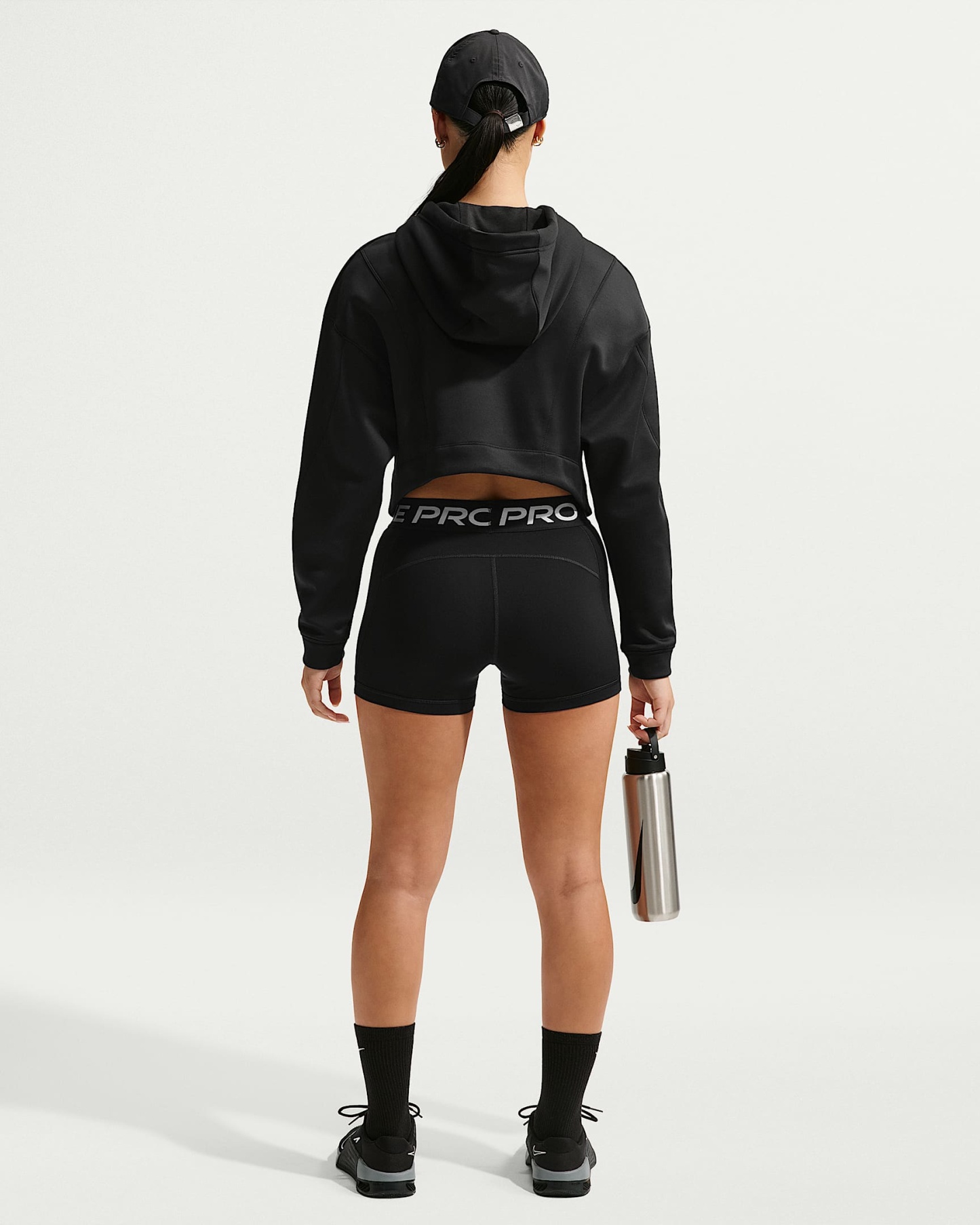Nike Pro Normal Belli 8 cm Kadın Bisiklet Şortu - Siyah/Beyaz