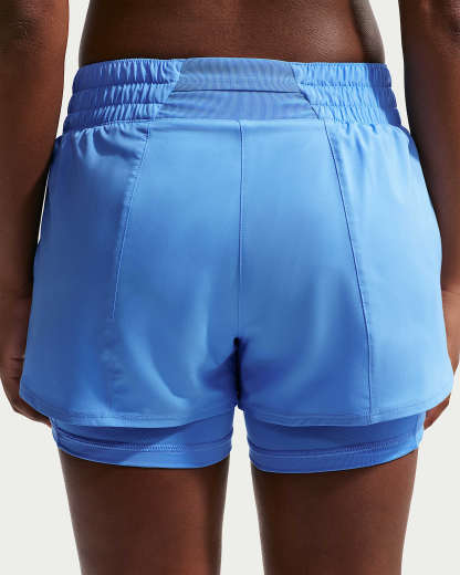 Nike One Dri-FIT Normal Belli 8 cm 2'si 1 Arada Kadın Şortu - University Blue/Beyaz