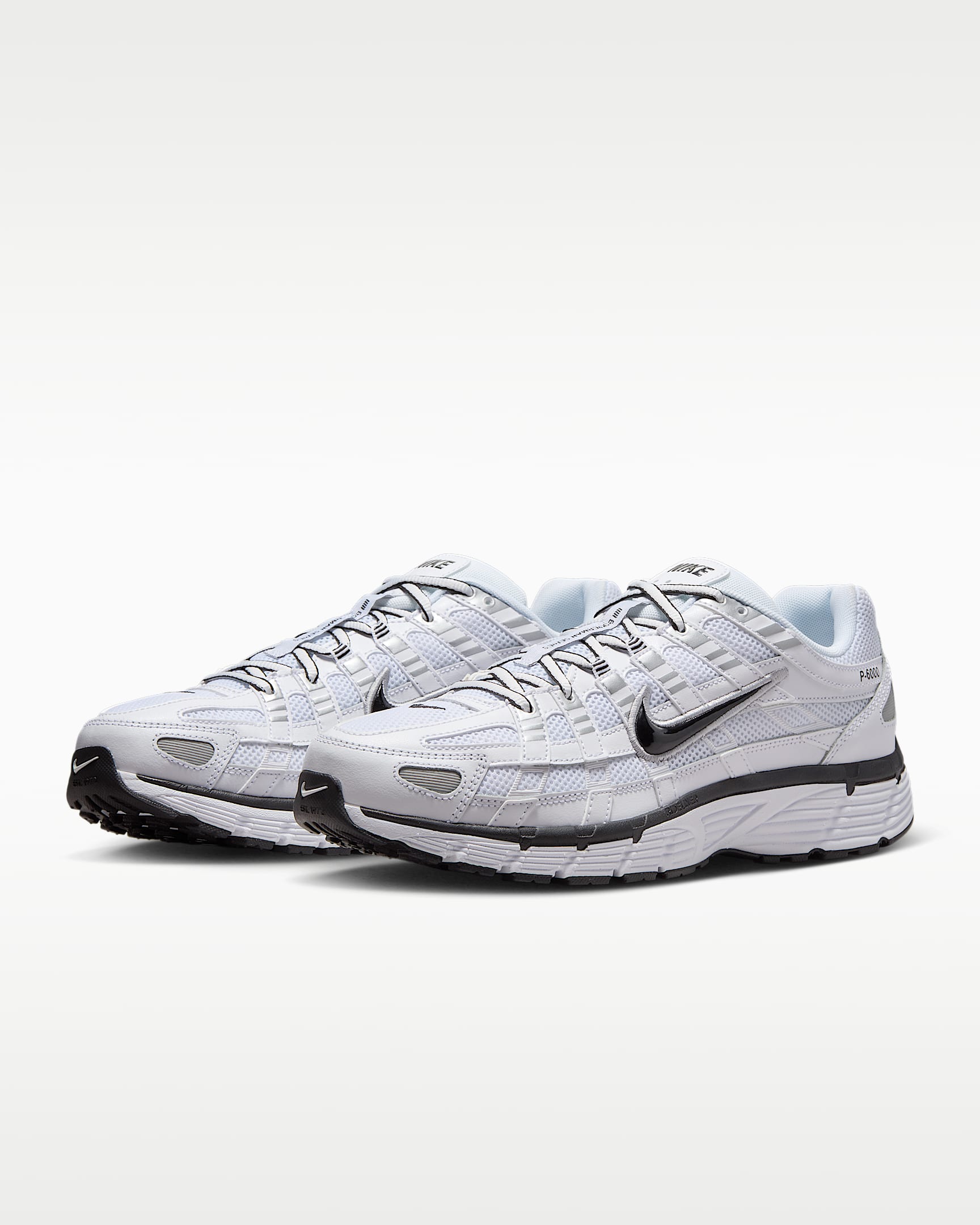 Nike P-6000 Ayakkabı - Beyaz/Metallic Silver/Siyah/Siyah