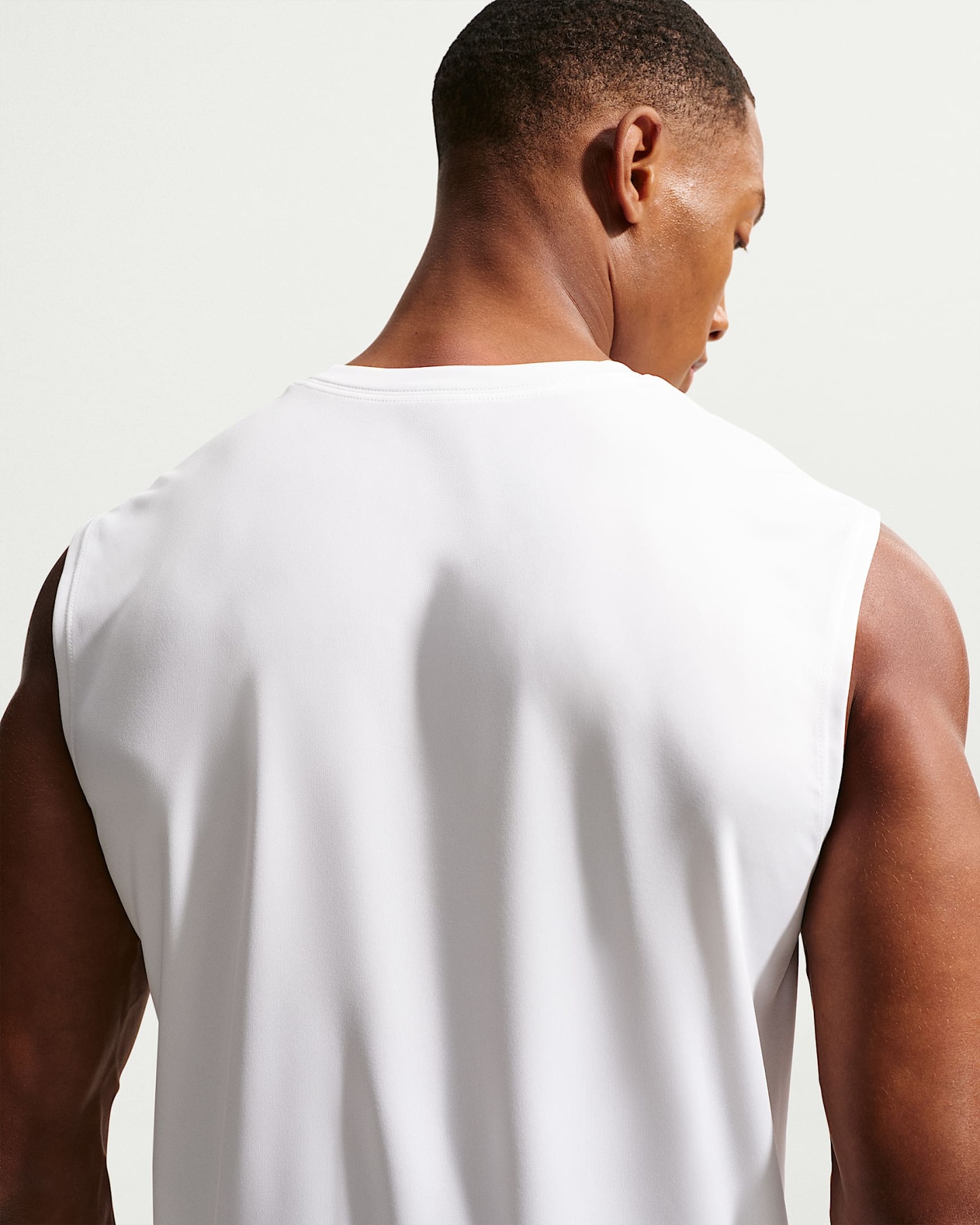 Nike Dri-FIT Kolsuz Erkek Antrenman Üstü - Beyaz/Siyah