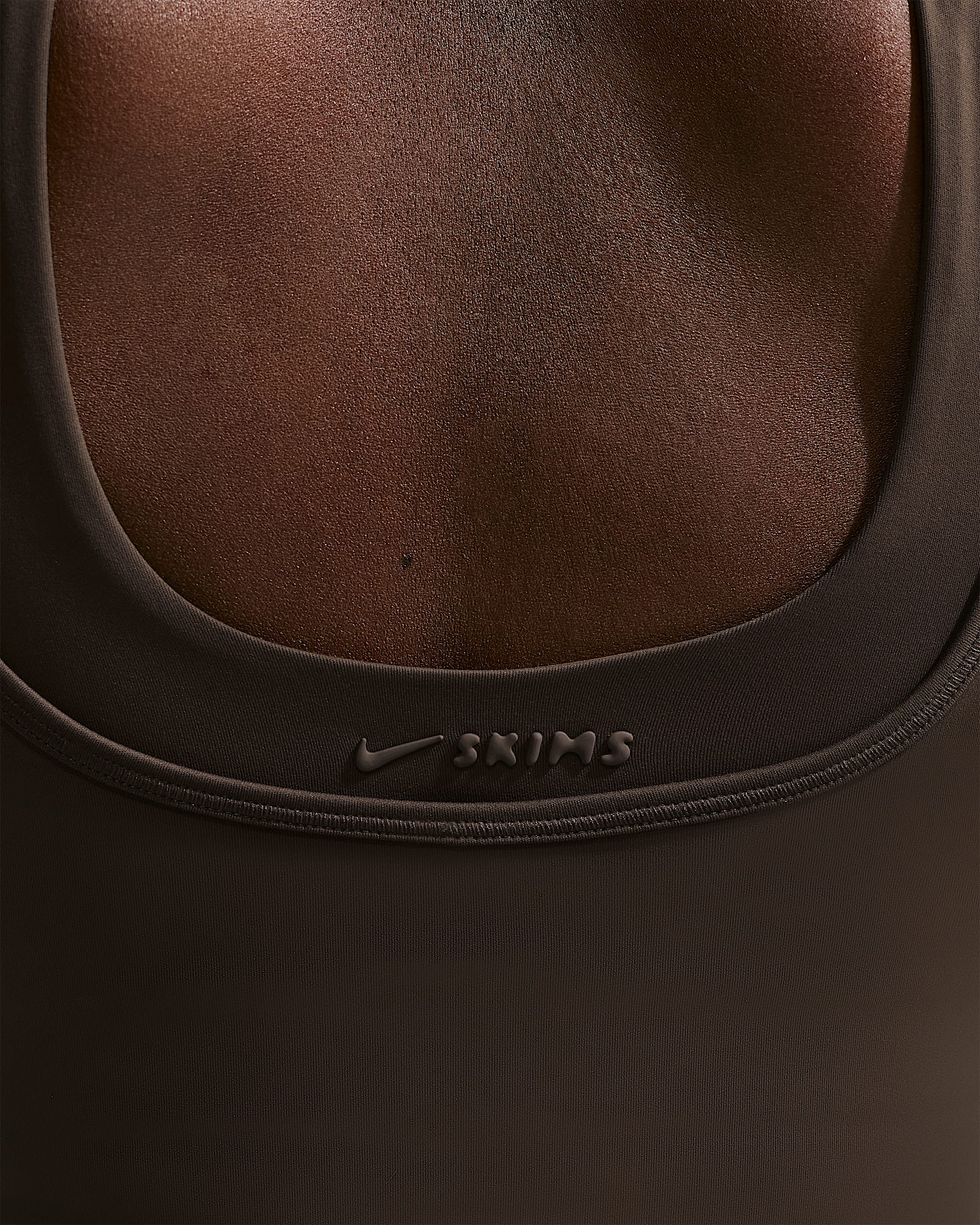NikeSKIMS Mat Çift Askılı Yuvarlak Yaka Kadın Atleti - NSKM Dark Sepia/NSKM Dark Sepia