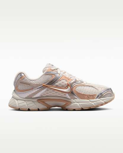 Nike V5 RNR Yansıtıcı Tasarım Vurgulu Kadın Ayakkabısı - Phantom/Chalk/Shimmer/Phantom