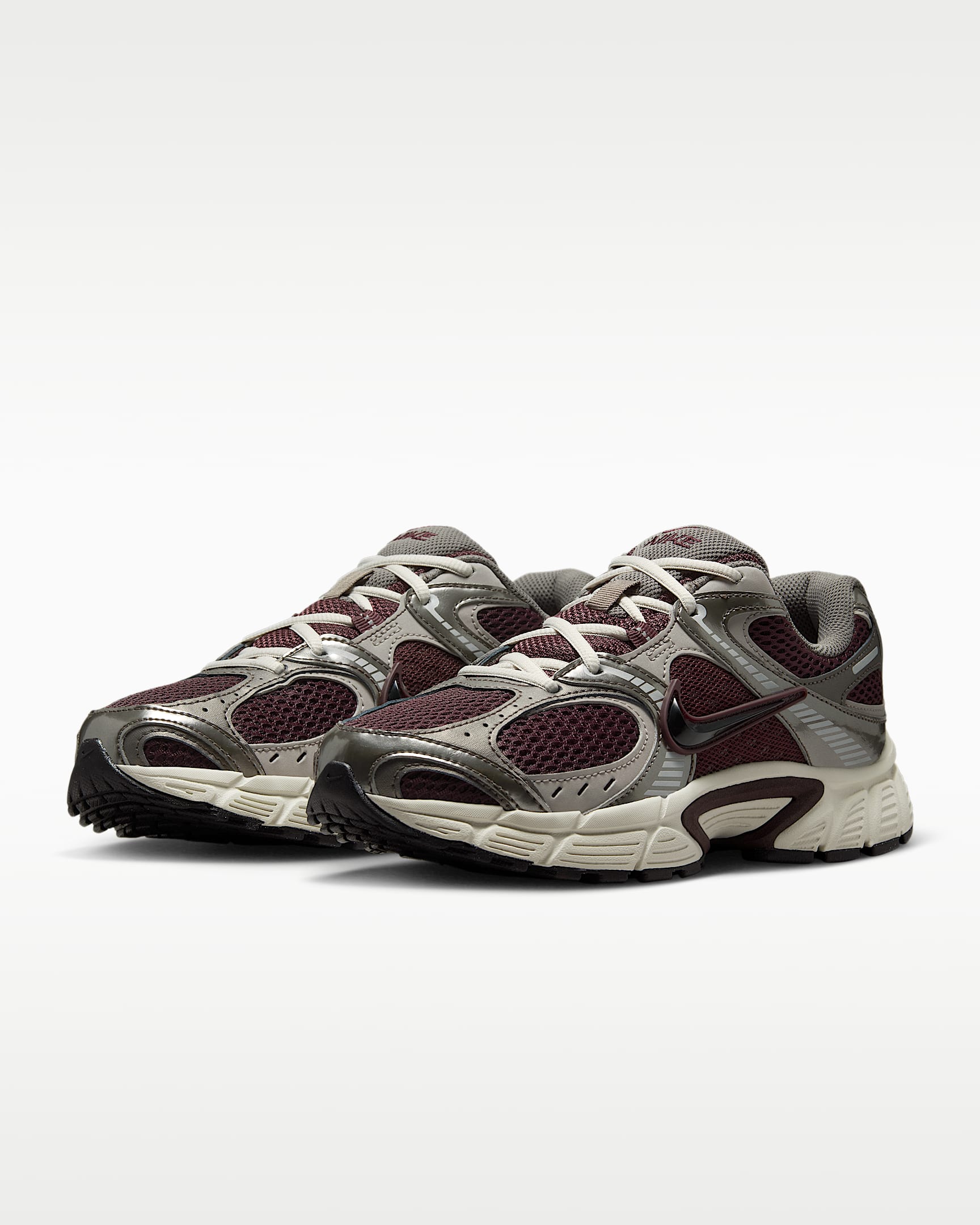 Nike V5 RNR Yansıtıcı Tasarım Vurgulu Kadın Ayakkabısı - Burgundy Crush/College Grey/Light Orewood Brown/Siyah