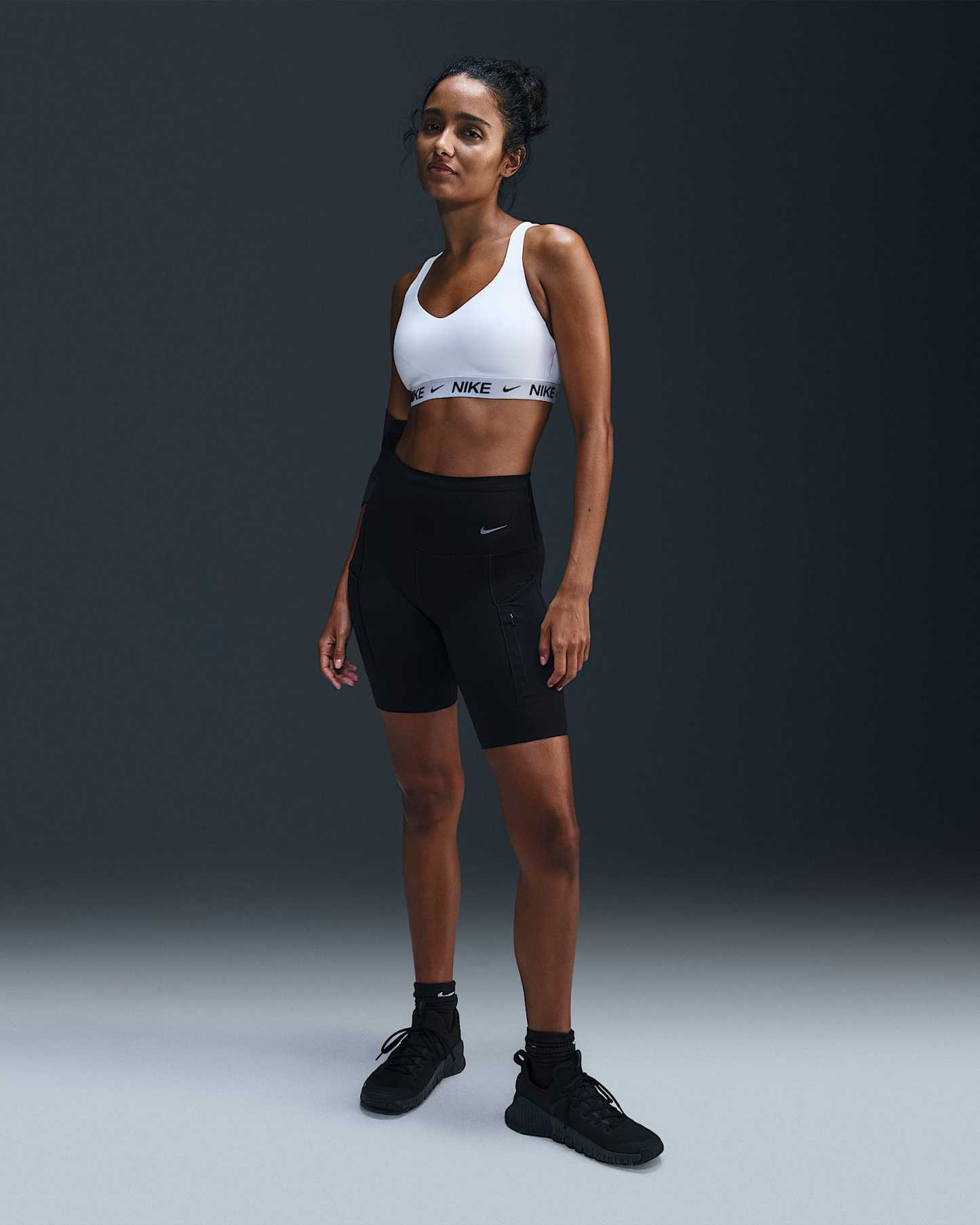 Nike Indy Yüksek Destekli Pedli Ayarlanabilir Kadın Spor Sütyeni - Beyaz/Stone Mauve/Siyah