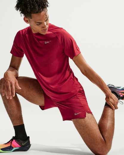Nike Stride Dri-FIT 18 cm Slip Astarlı Erkek Koşu Şortu - Tough Red/Reflective Silver