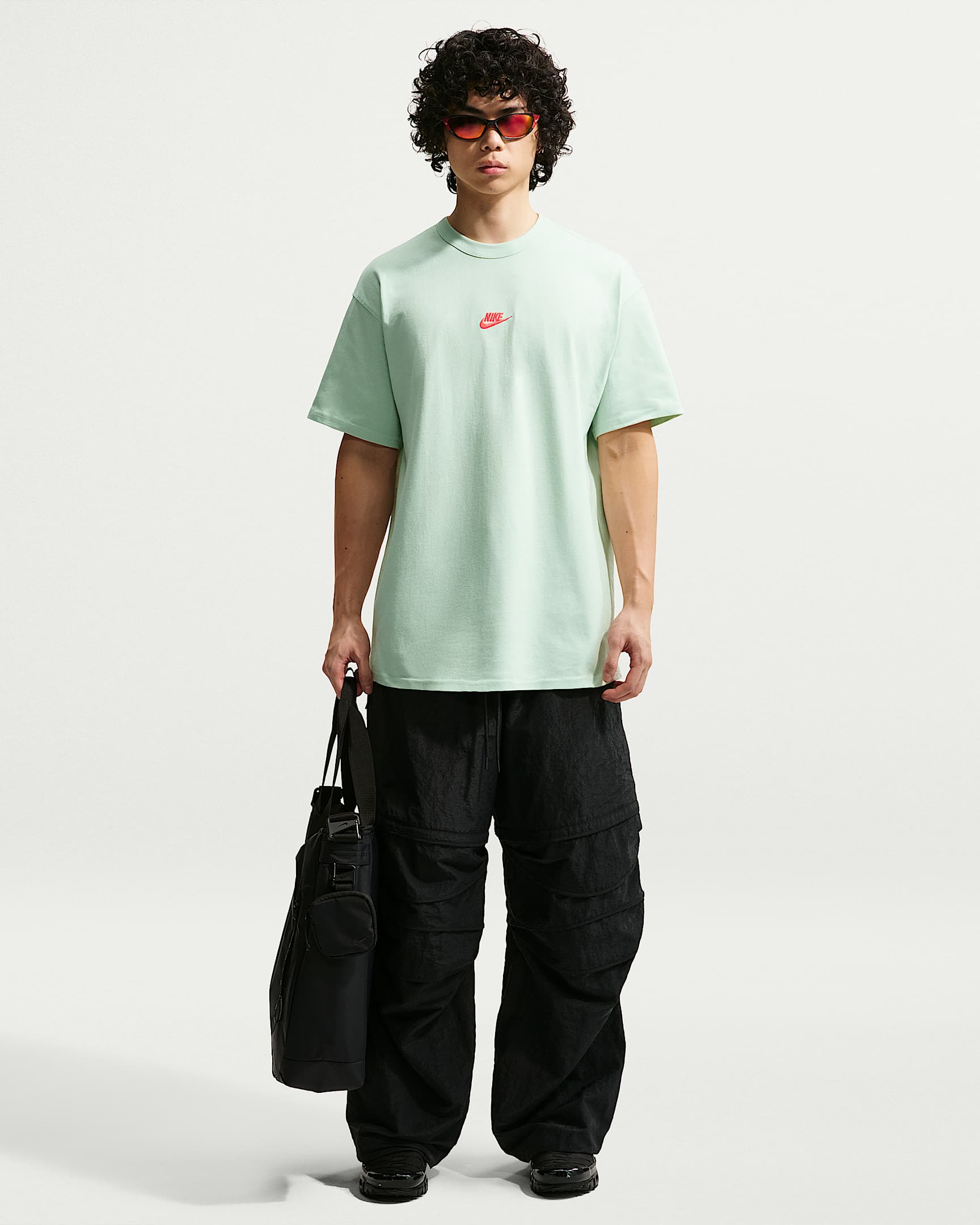 Nike Sportswear Premium Essentials Erkek Tişörtü - Jade Aura