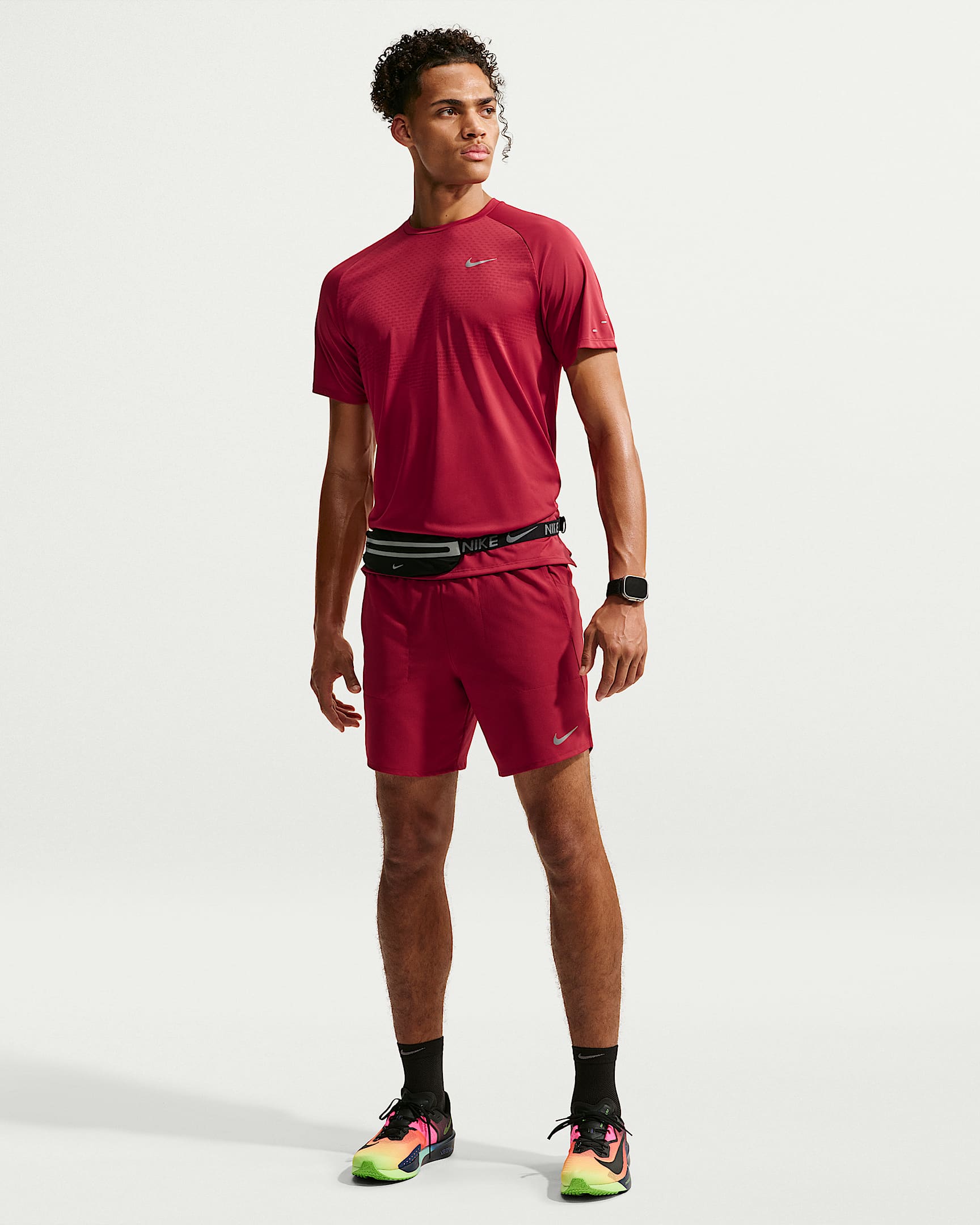 Nike Stride Dri-FIT 18 cm Slip Astarlı Erkek Koşu Şortu - Tough Red/Reflective Silver