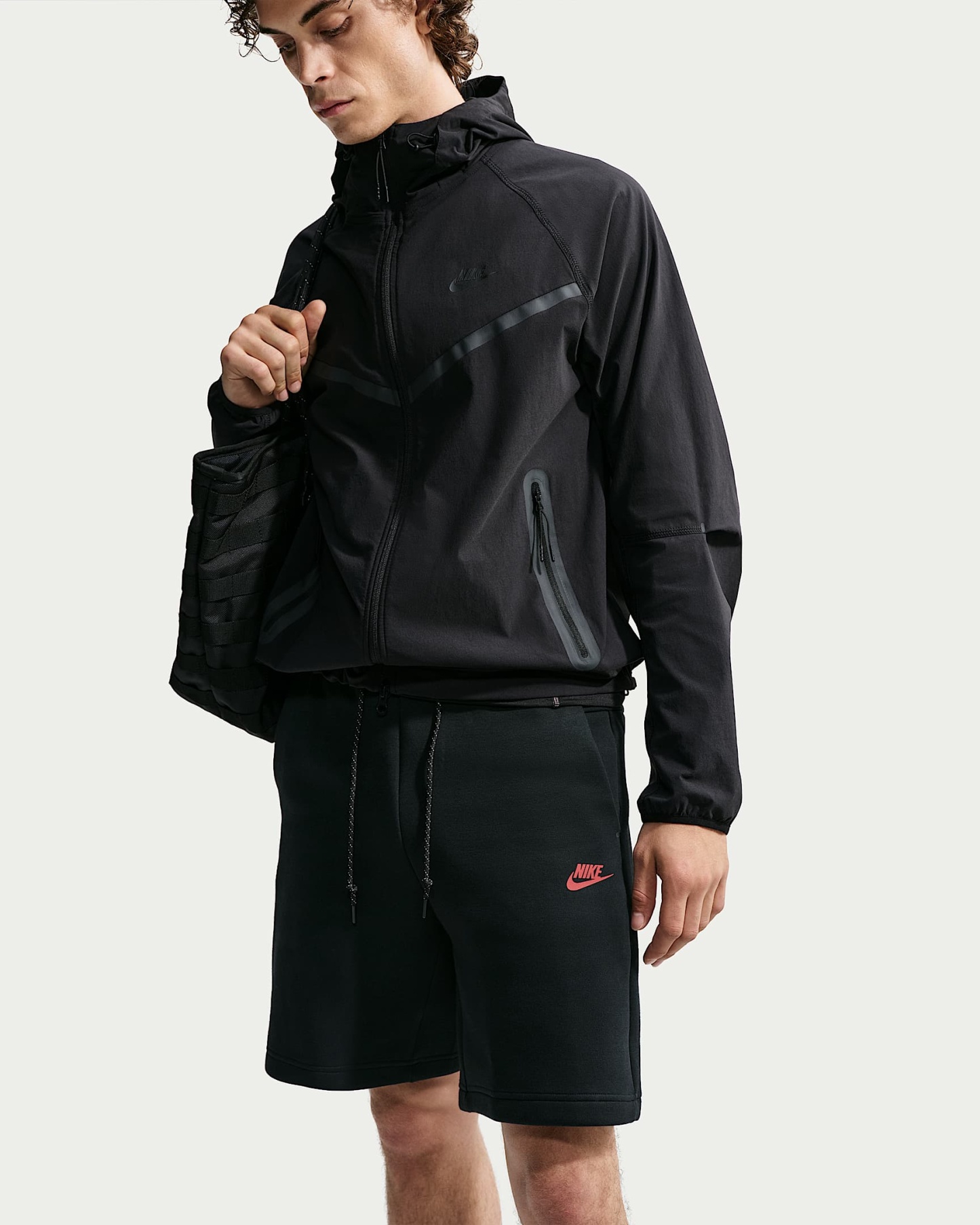 Nike Tech Fleece Erkek Şortu - Siyah/Tough Red