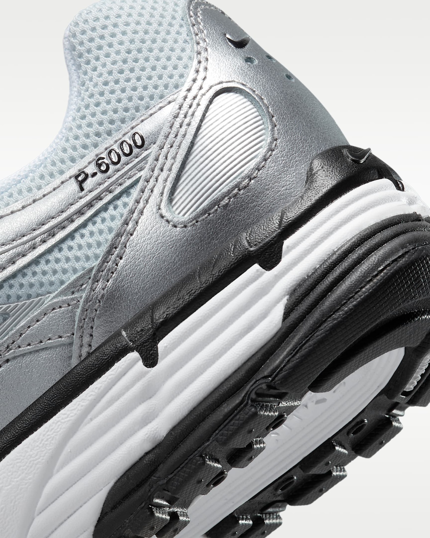 Nike P-6000 Ayakkabı - Beyaz/Metallic Silver/Pure Platinum/Siyah