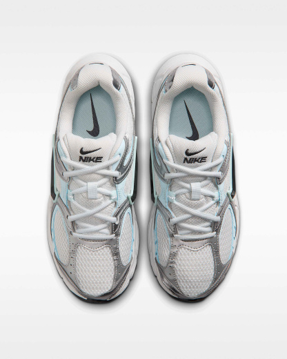 Nike V5 RNR Yansıtıcı Tasarım Vurgulu Kadın Ayakkabısı - Grey Fog/Off White/Glacier Blue/Anthracite