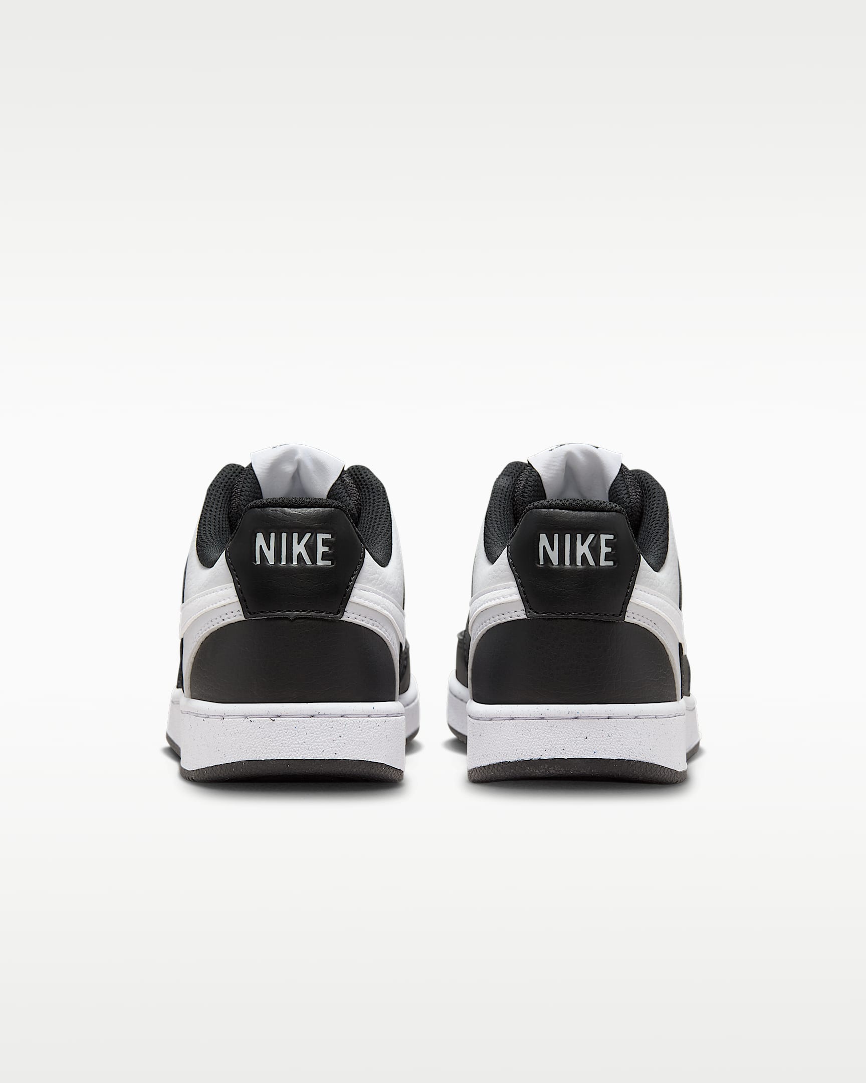 Nike Court Vision Low Next Nature Kadın Ayakkabısı - Siyah/Beyaz