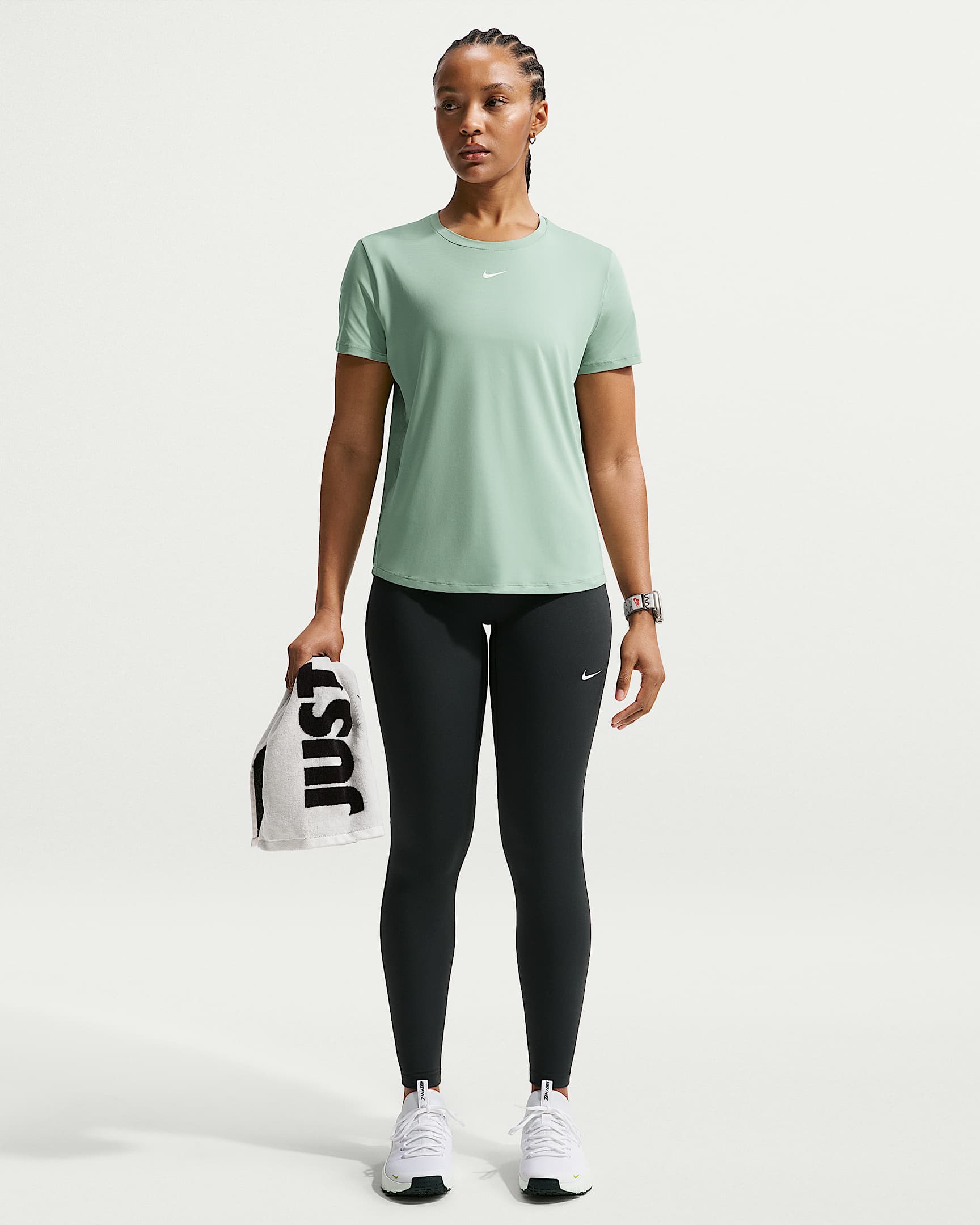 Nike One Classic Dri-FIT Kısa Kollu Kadın Üstü - Steam/Beyaz