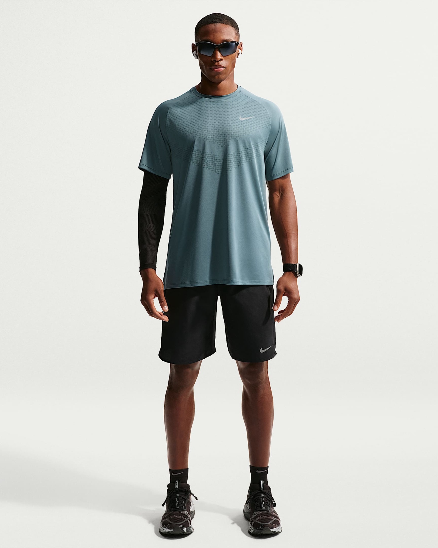 Nike Stride Dri-FIT ADV Kısa Kollu Erkek Koşu Üstü - Mineral Slate
