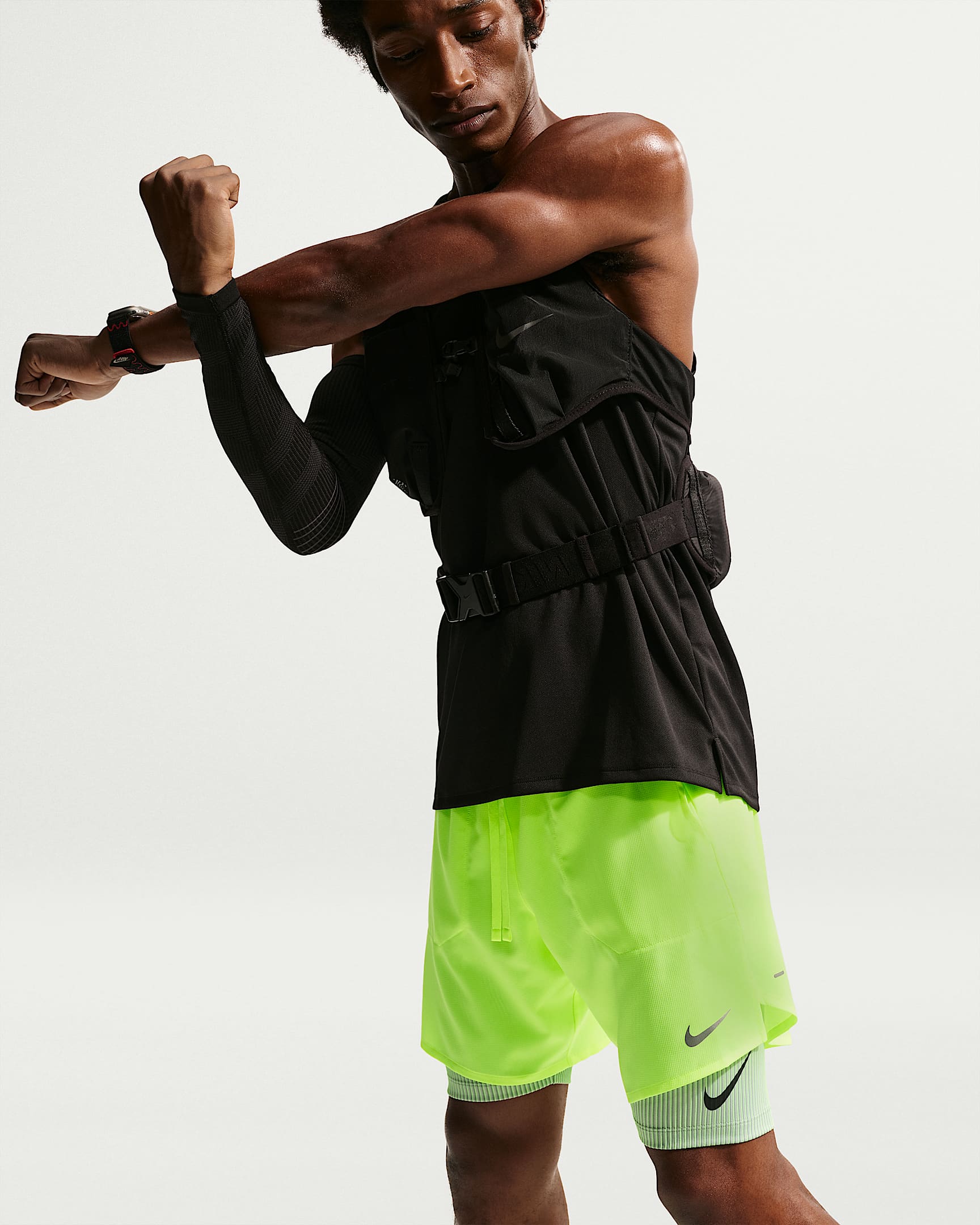 Nike Stride Dri-FIT 18 cm Slip Astarlı Erkek Koşu Şortu - Volt Ice