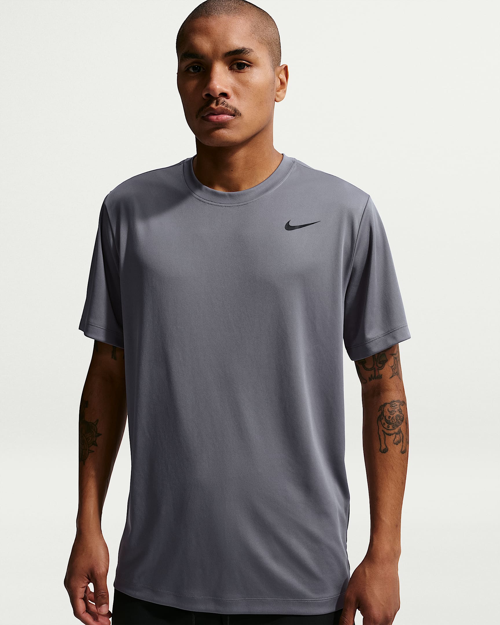 Nike Dri-FIT Erkek Antrenman Tişörtü - Smoke Grey/Siyah