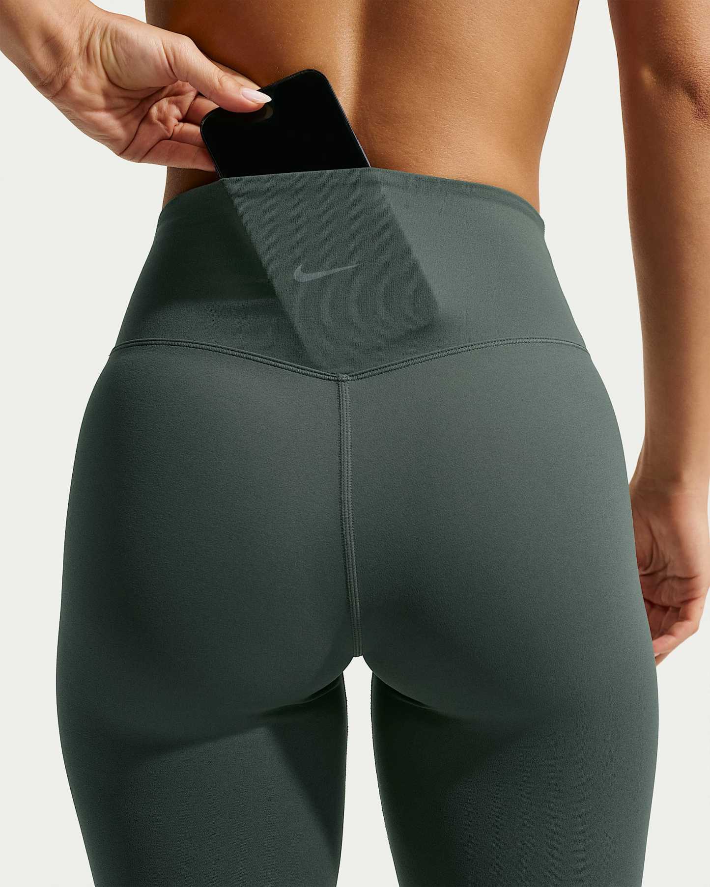 Nike Zenvy Yüksek Belli 20 cm Kadın Bisiklet Şortu - Camo Green/Beyaz