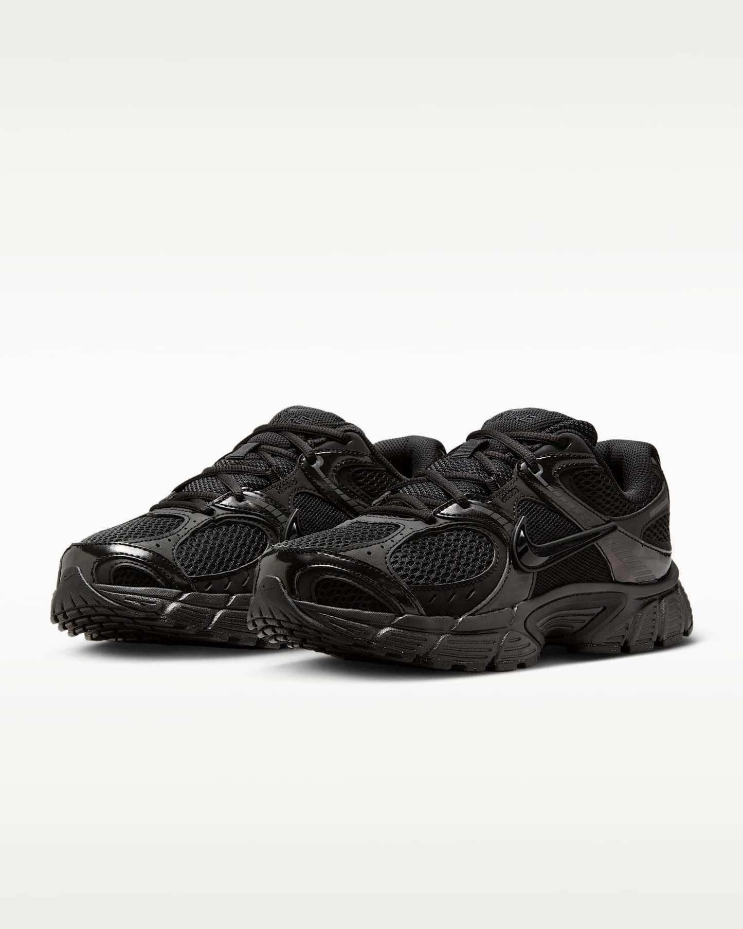 Nike V5 RNR Yansıtıcı Tasarım Vurgulu Kadın Ayakkabısı - Siyah/Anthracite/Siyah