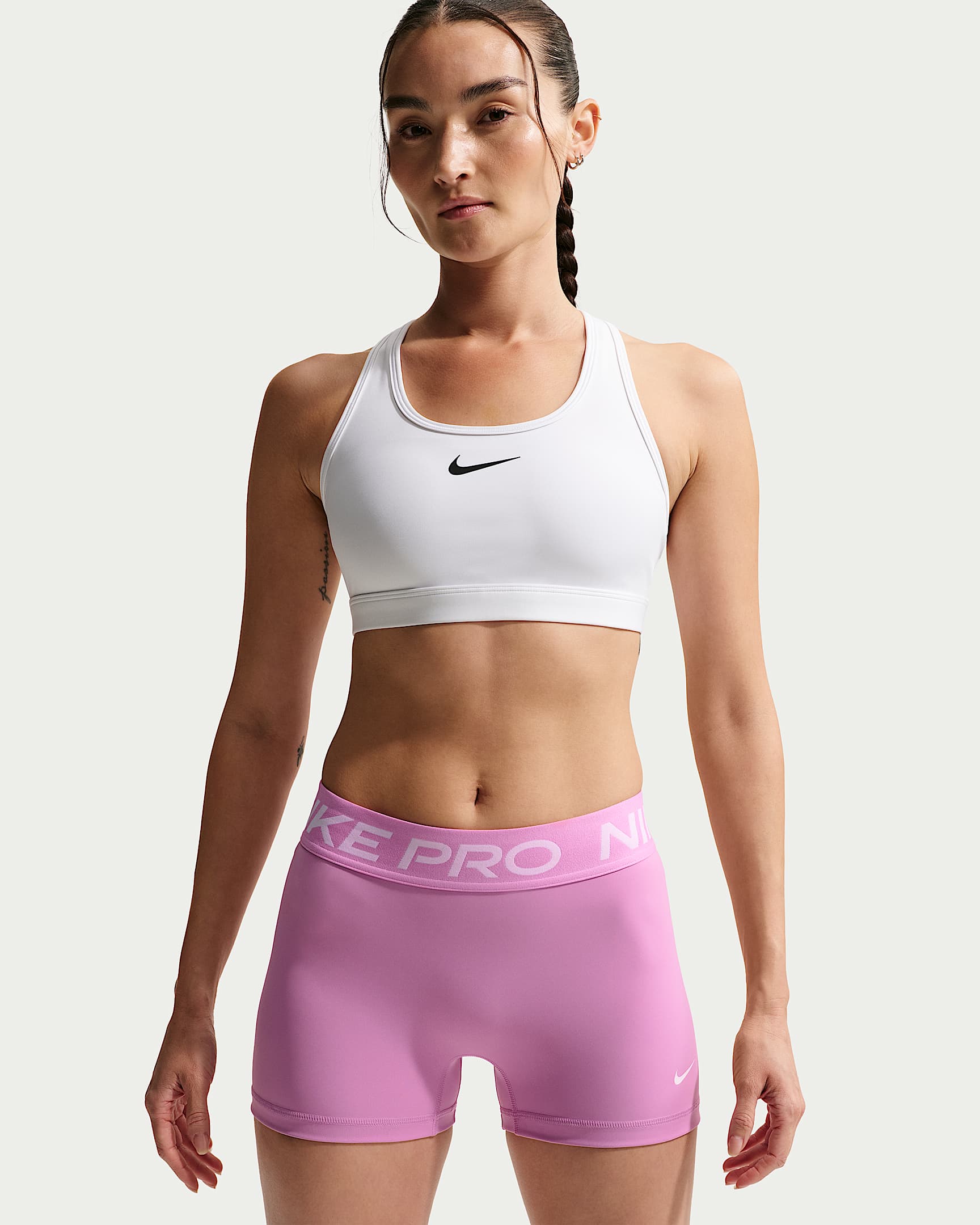 Nike Pro Normal Belli 8 cm Kadın Bisiklet Şortu - Light Magenta/Beyaz