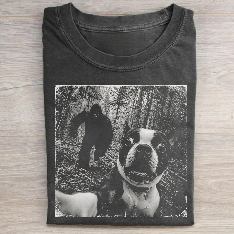Funny Boston Terrier And Bigfoot Selfie T-shirt