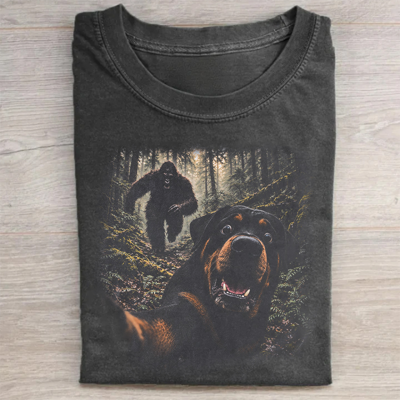 Rottweiler Bigfoot Selfie T-shirt