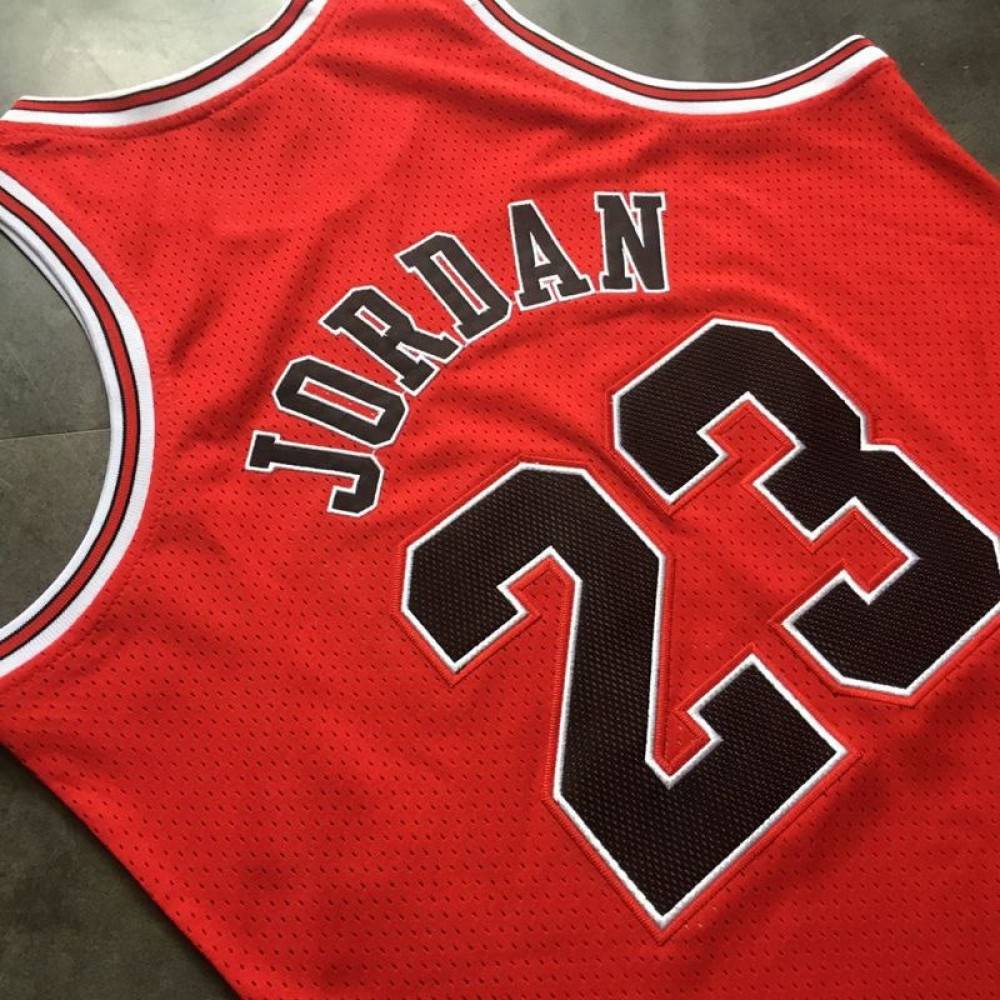 Men's Chicago Bulls Michael Jordan #23 Throwback Red 1996-97 Hardwood Classics Player Jersey - view 4