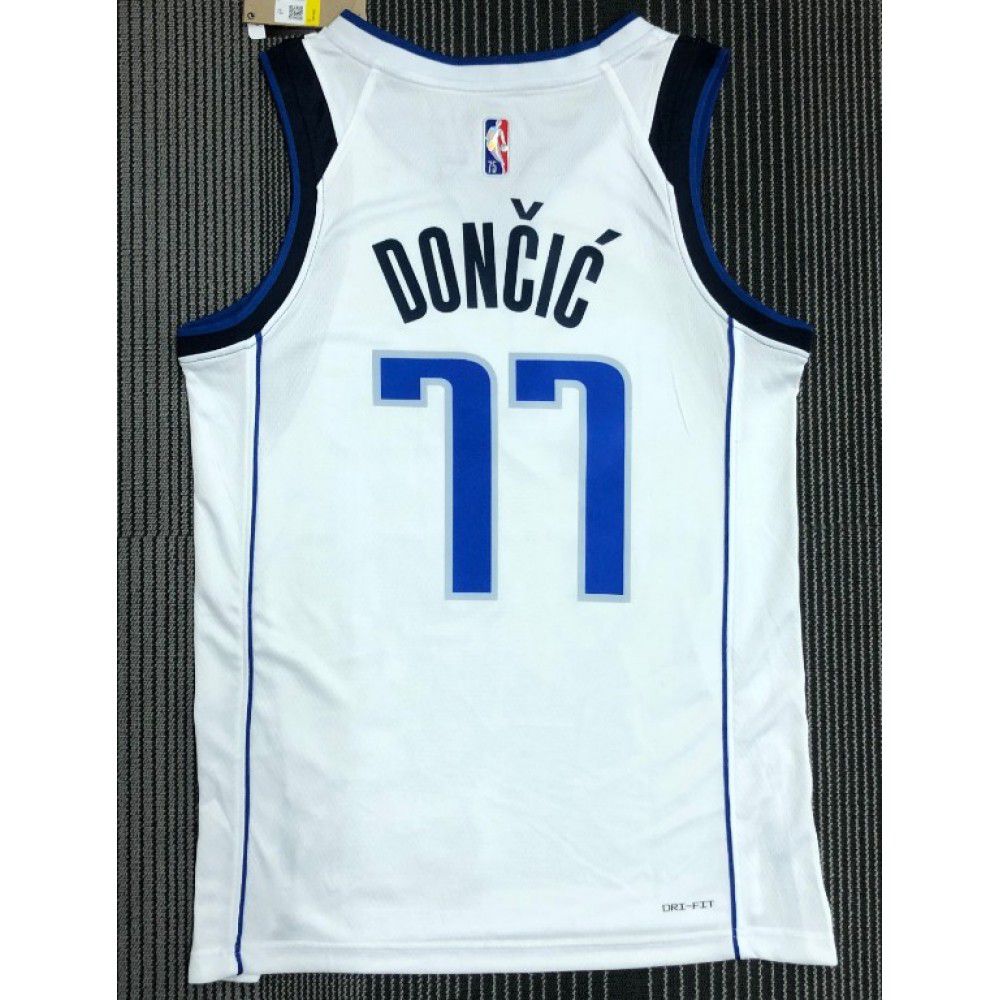 Men's Dallas Mavericks Luka Doncic #77 White 2021/22 Swingman NBA Jersey Icon Edition - view 2