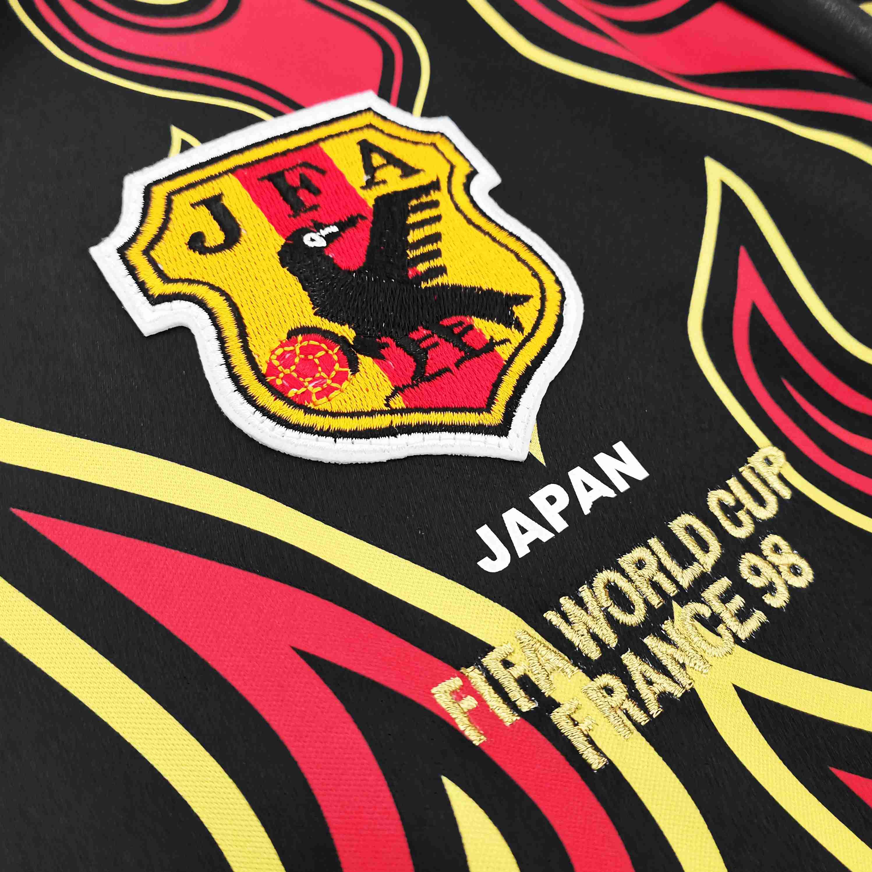 Japan Long Sleeved Goalkeeper Jersey 1998 Retro Vintage Red Season Men - view 3